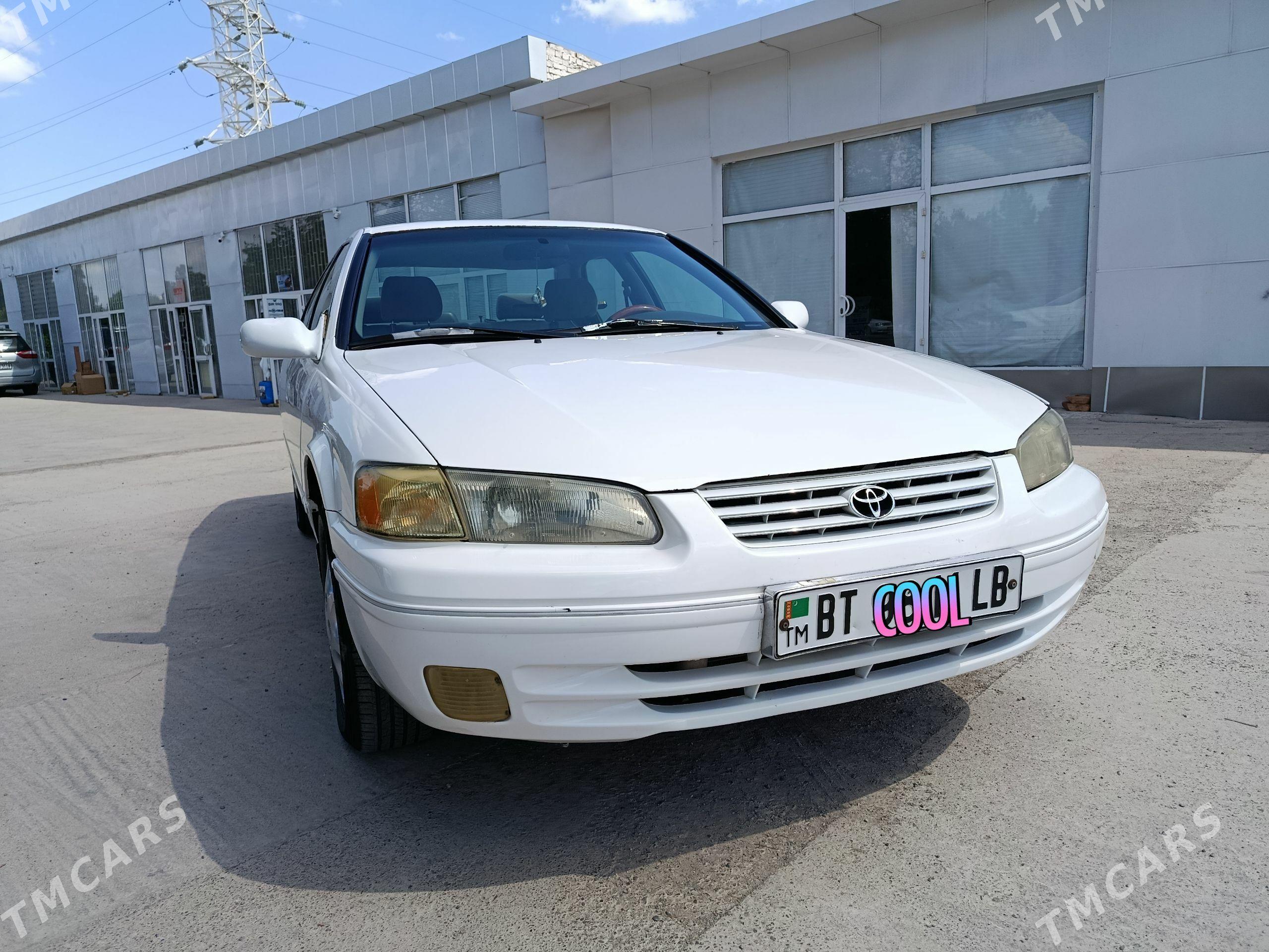 Toyota Camry 1998 - 135 000 TMT - Халач - img 1