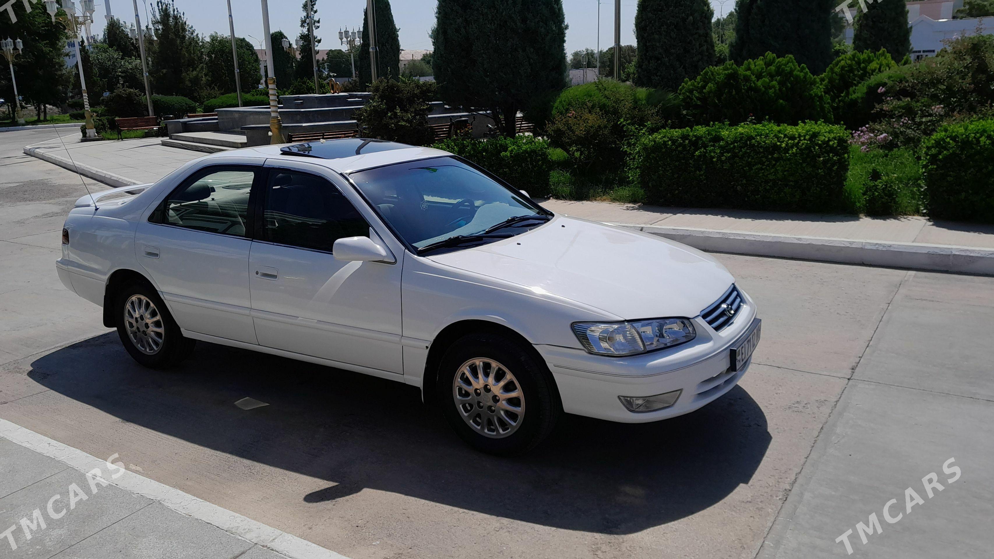 Toyota Camry 1998 - 150 000 TMT - Мары - img 1