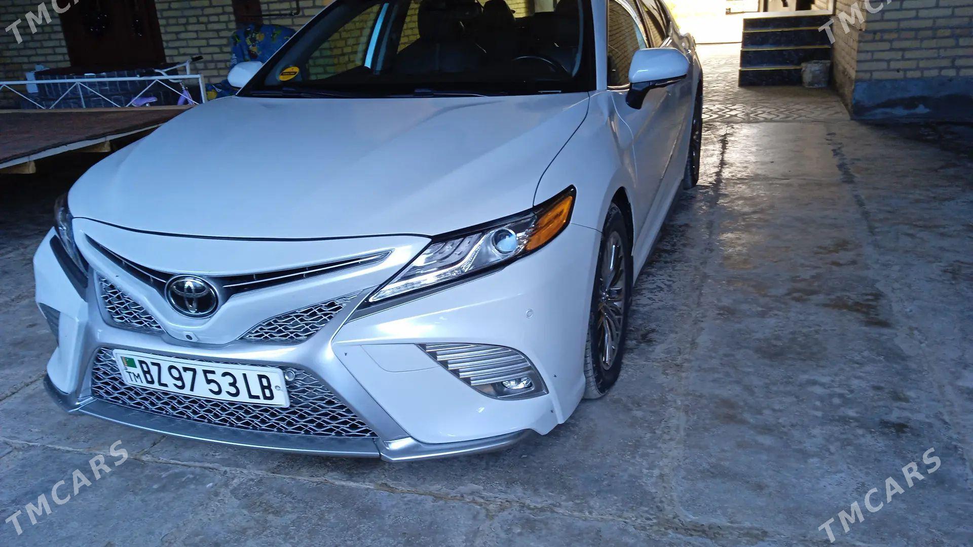 Toyota Camry 2020 - 440 000 TMT - Дянев - img 1