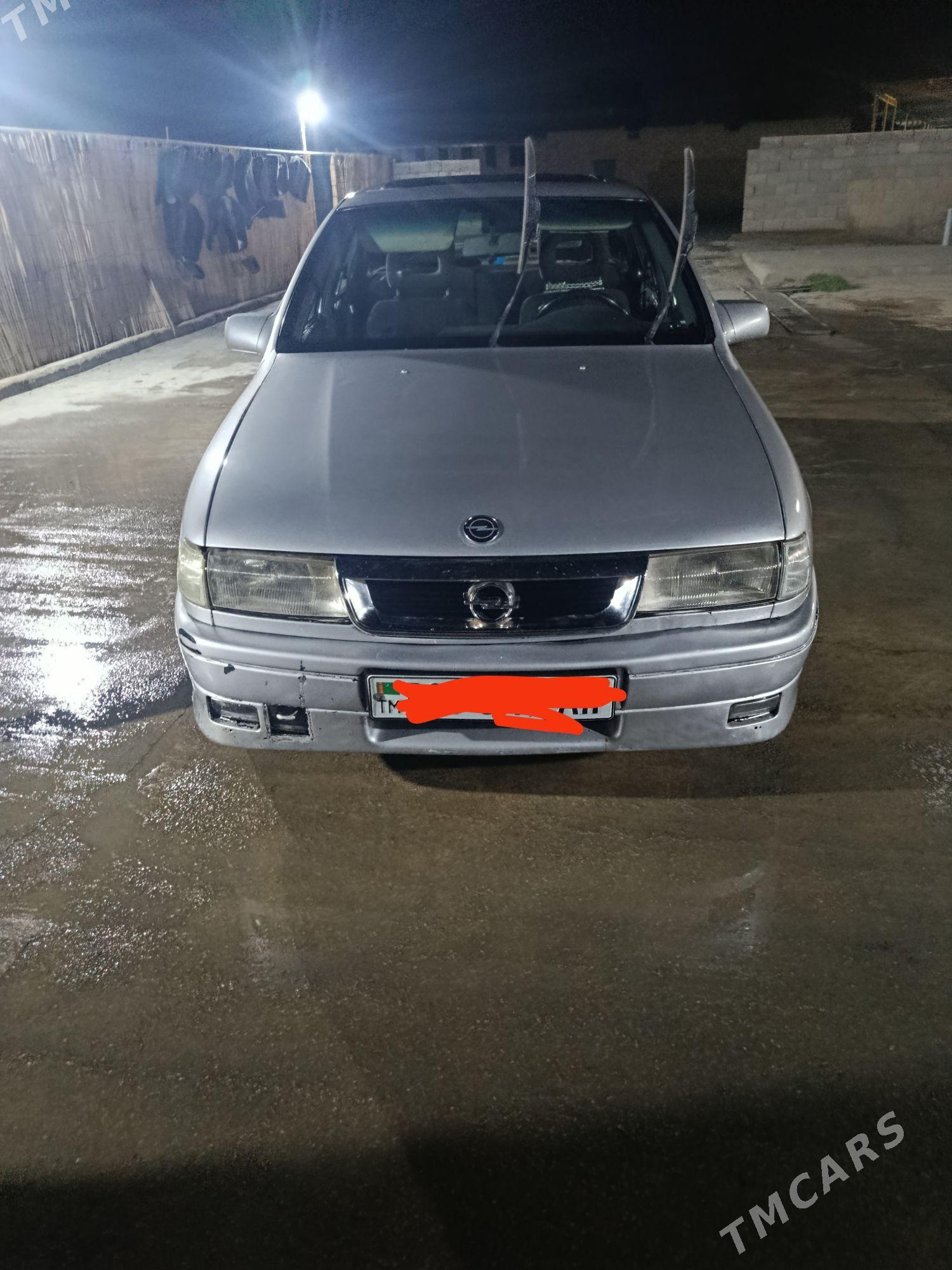Opel Vectra 1992 - 39 000 TMT - Бахарден - img 1