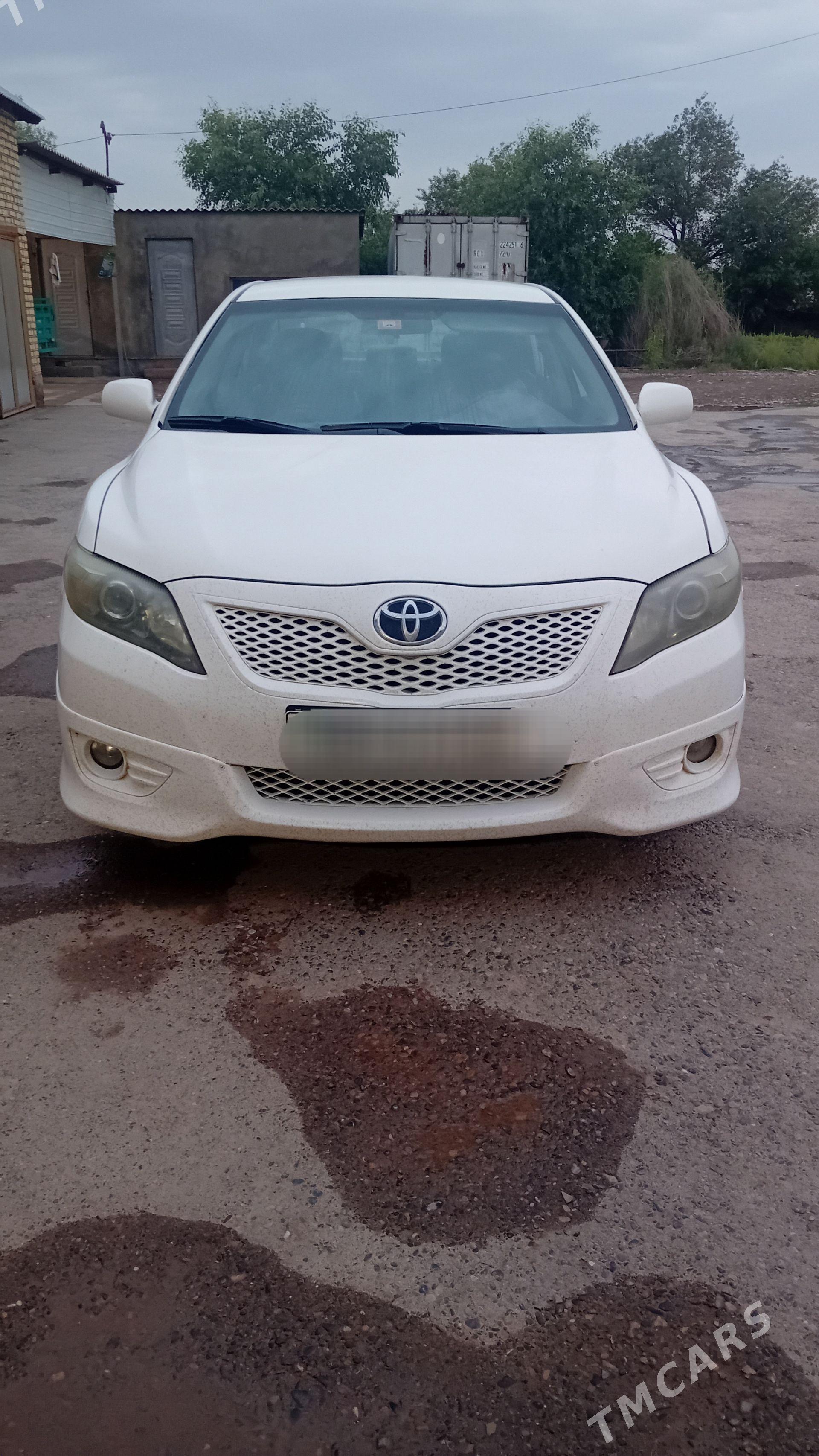 Toyota Camry 2010 - 250 000 TMT - Теджен - img 1