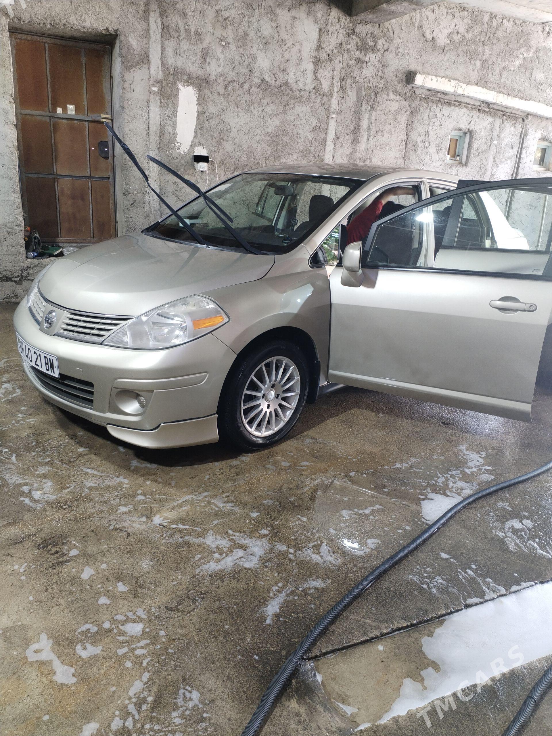 Nissan Versa 2009 - 119 000 TMT - Балканабат - img 1