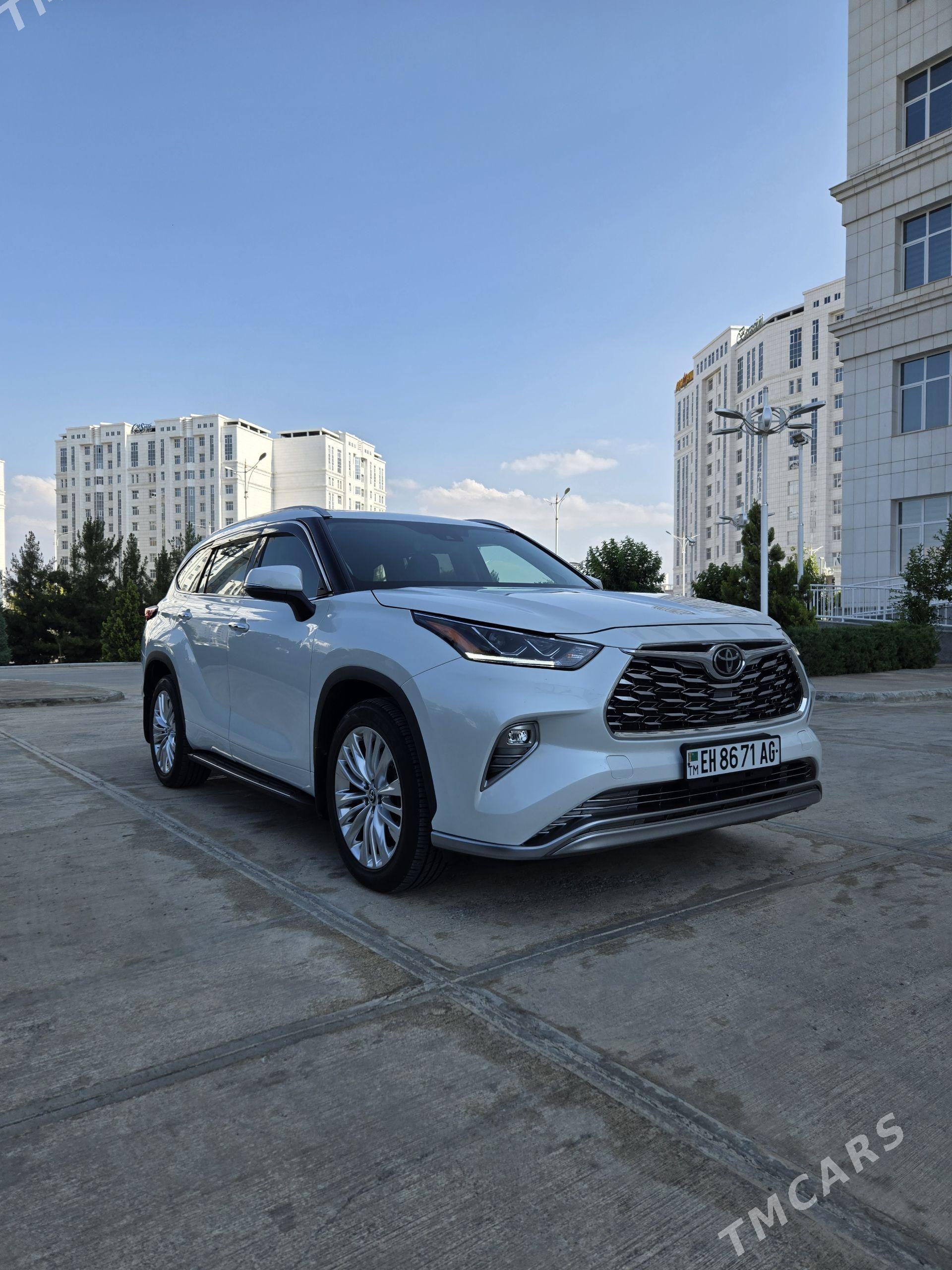 Toyota Highlander 2022 - 600 000 TMT - Кëши - img 1