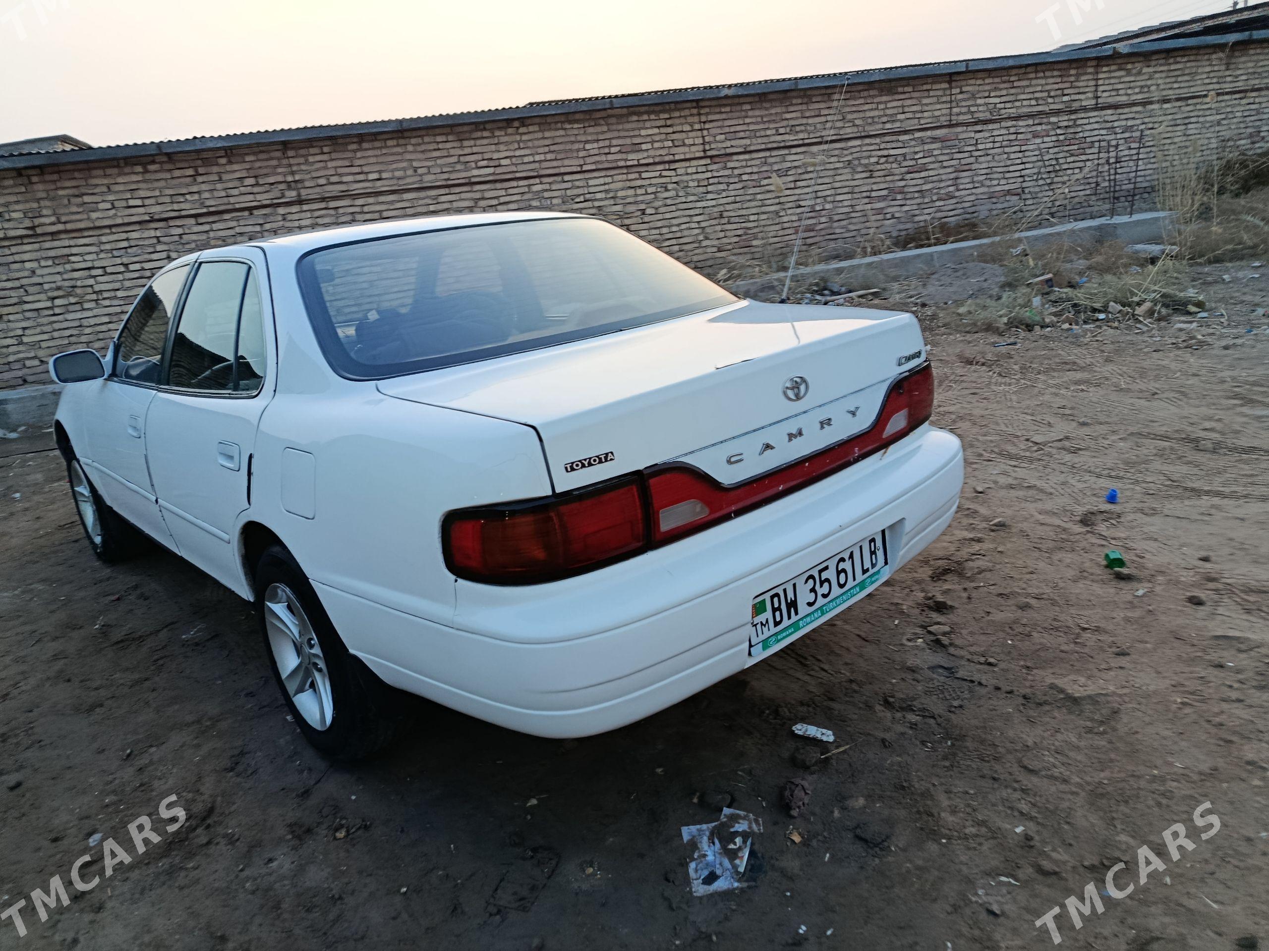 Toyota Camry 1994 - 90 000 TMT - Гарабекевюл - img 1