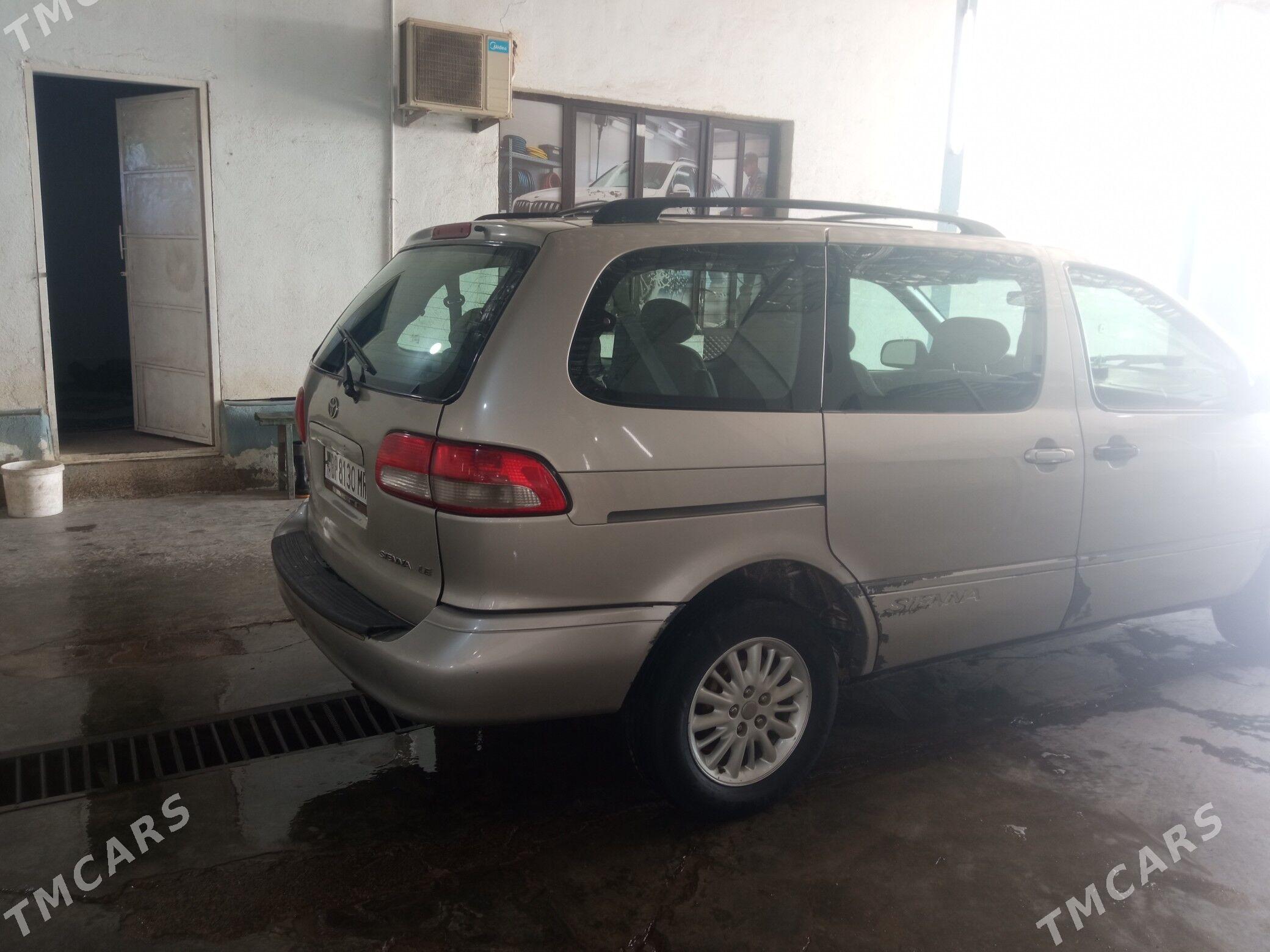 Toyota Sienna 2002 - 170 000 TMT - Baýramaly - img 1