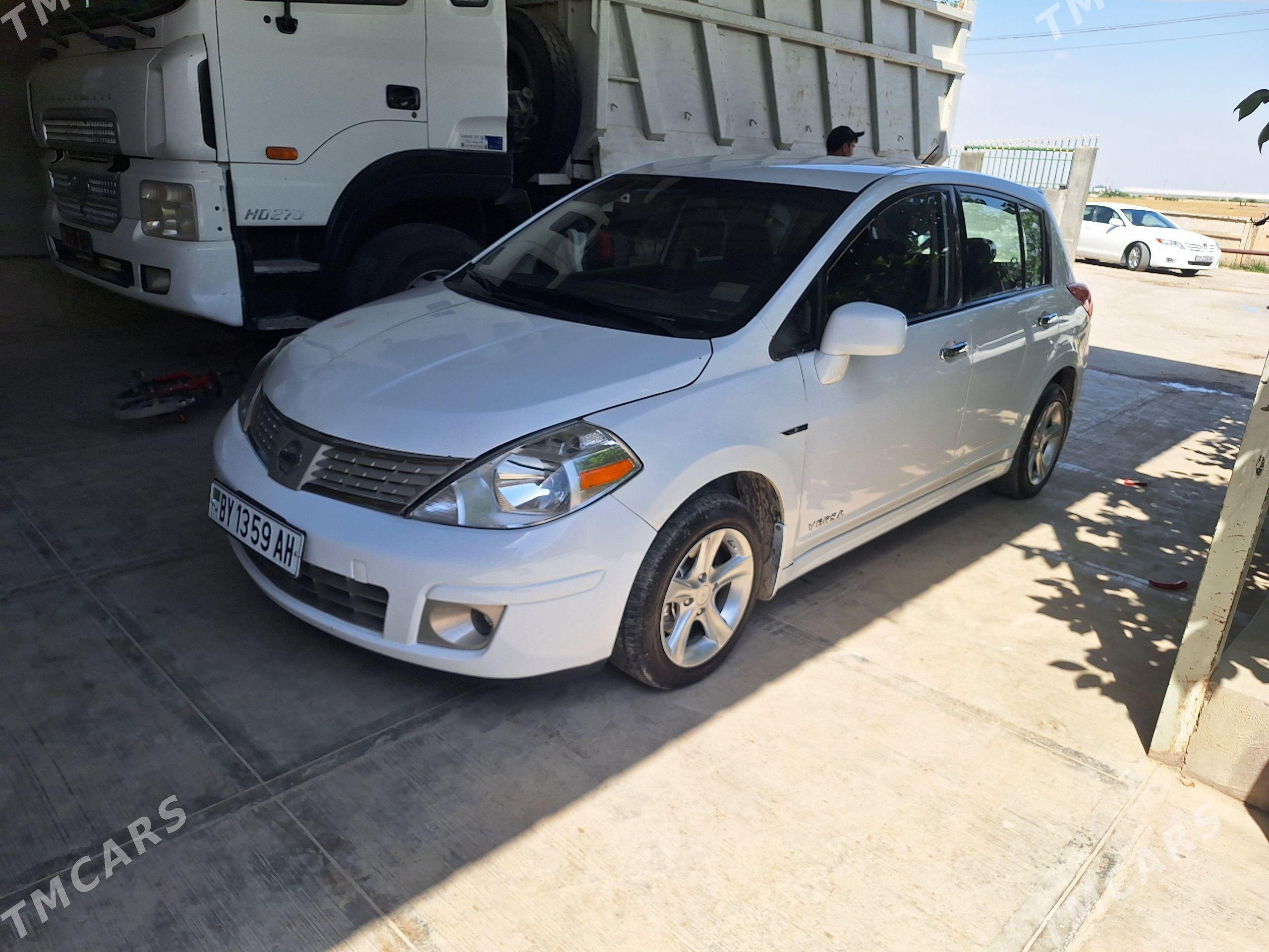 Nissan Versa 2010 - 145 000 TMT - Гёкдепе - img 1