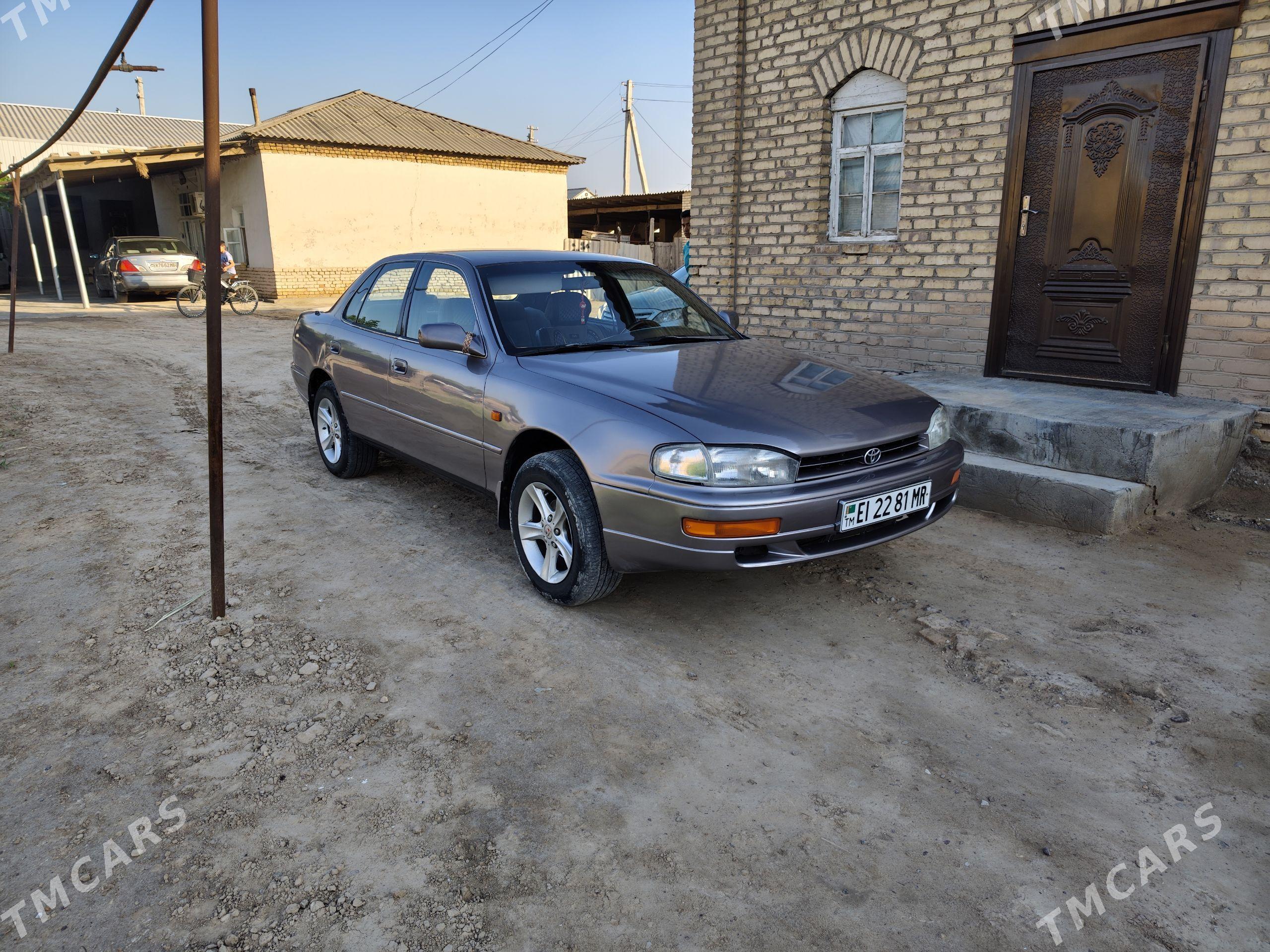 Toyota Camry 1993 - 110 000 TMT - Мары - img 1