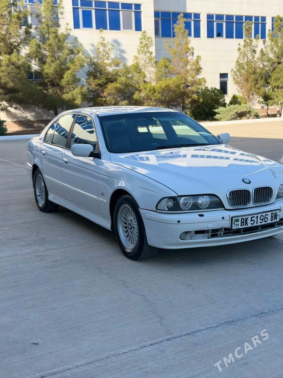 BMW E39 2000 - 100 000 TMT - Балканабат - img 1
