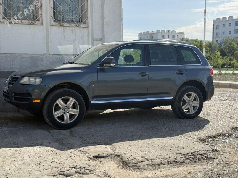 Volkswagen Touareg 2004 - 125 000 TMT - Дашогуз - img 1