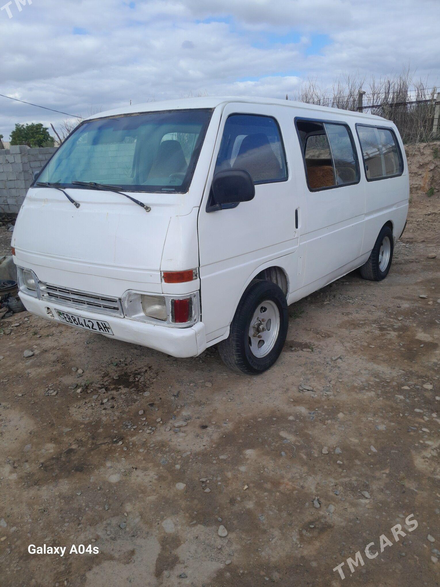 Toyota Hiace 1995 - 40 000 TMT - Теджен - img 1