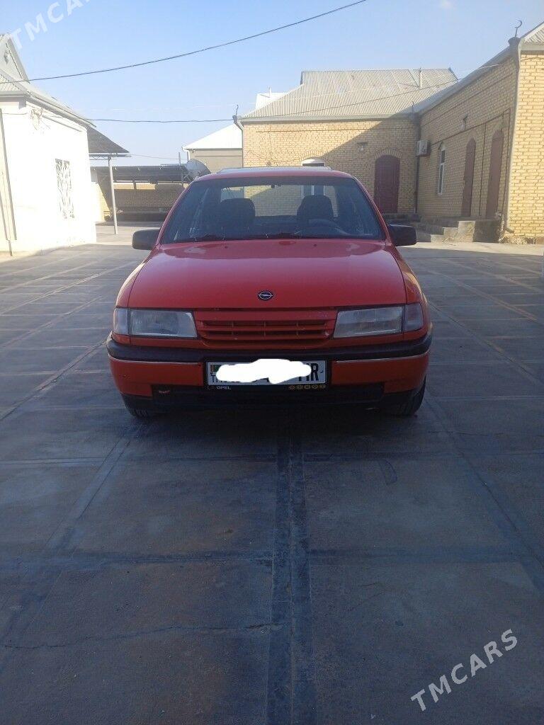 Opel Vectra 1991 - 35 000 TMT - Mary - img 1