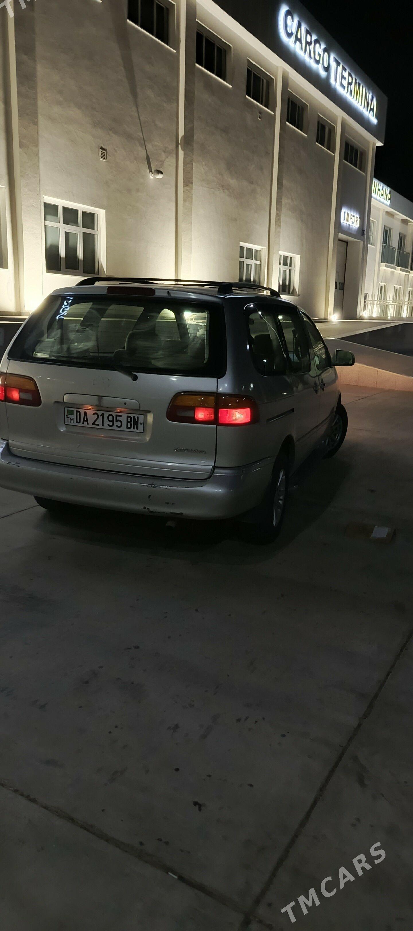Toyota Sienna 1998 - 170 000 TMT - Туркменбаши - img 1
