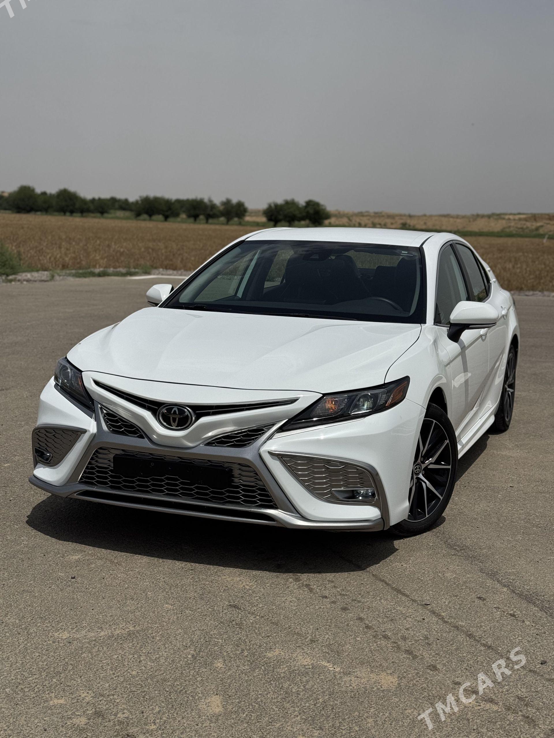 Toyota Camry 2023 - 380 000 TMT - Ýolöten - img 1
