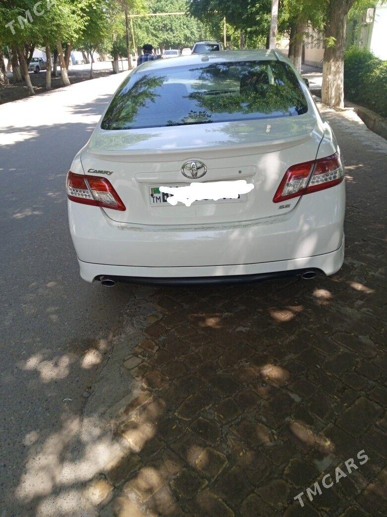 Toyota Camry 2011 - 260 000 TMT - Ёлётен - img 1