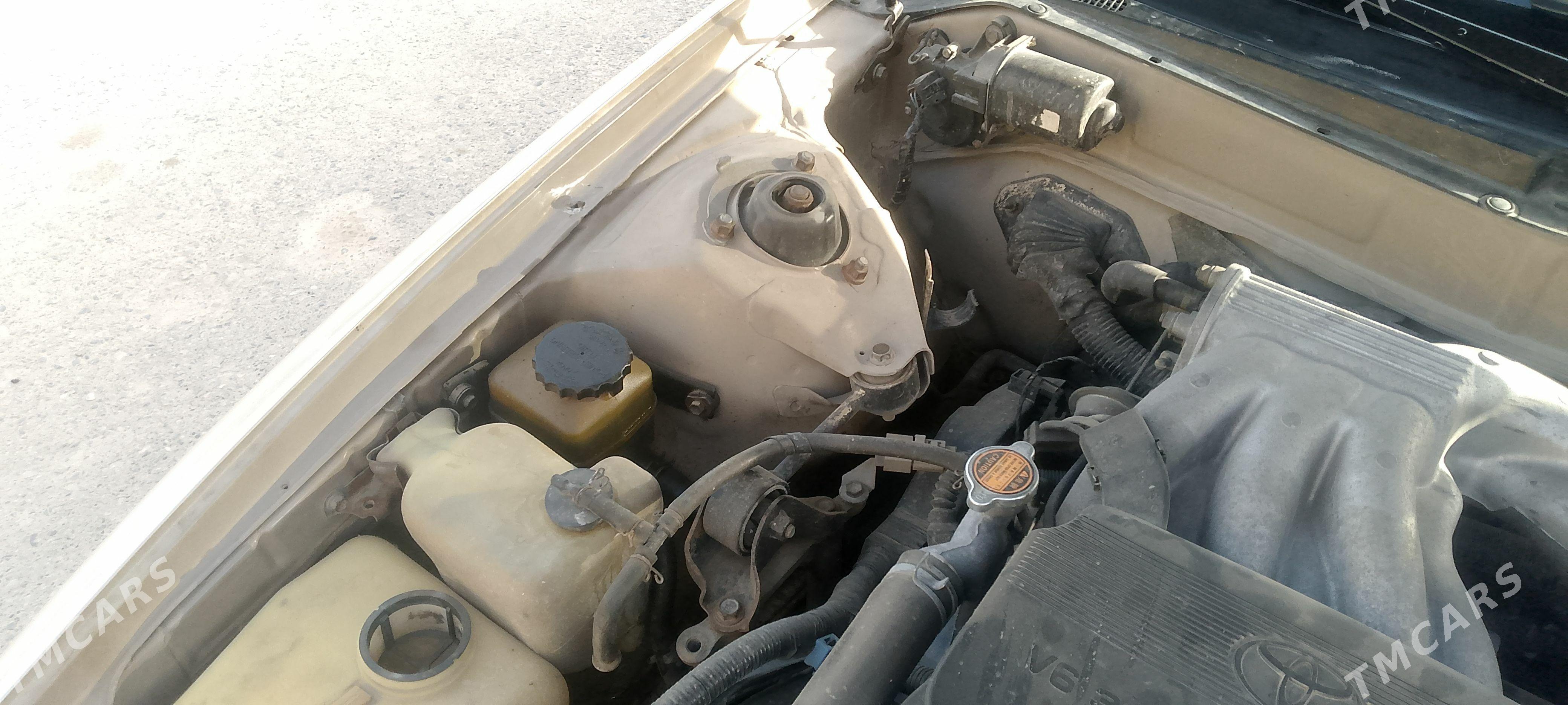 Toyota Camry 1993 - 115 000 TMT - Теджен - img 1