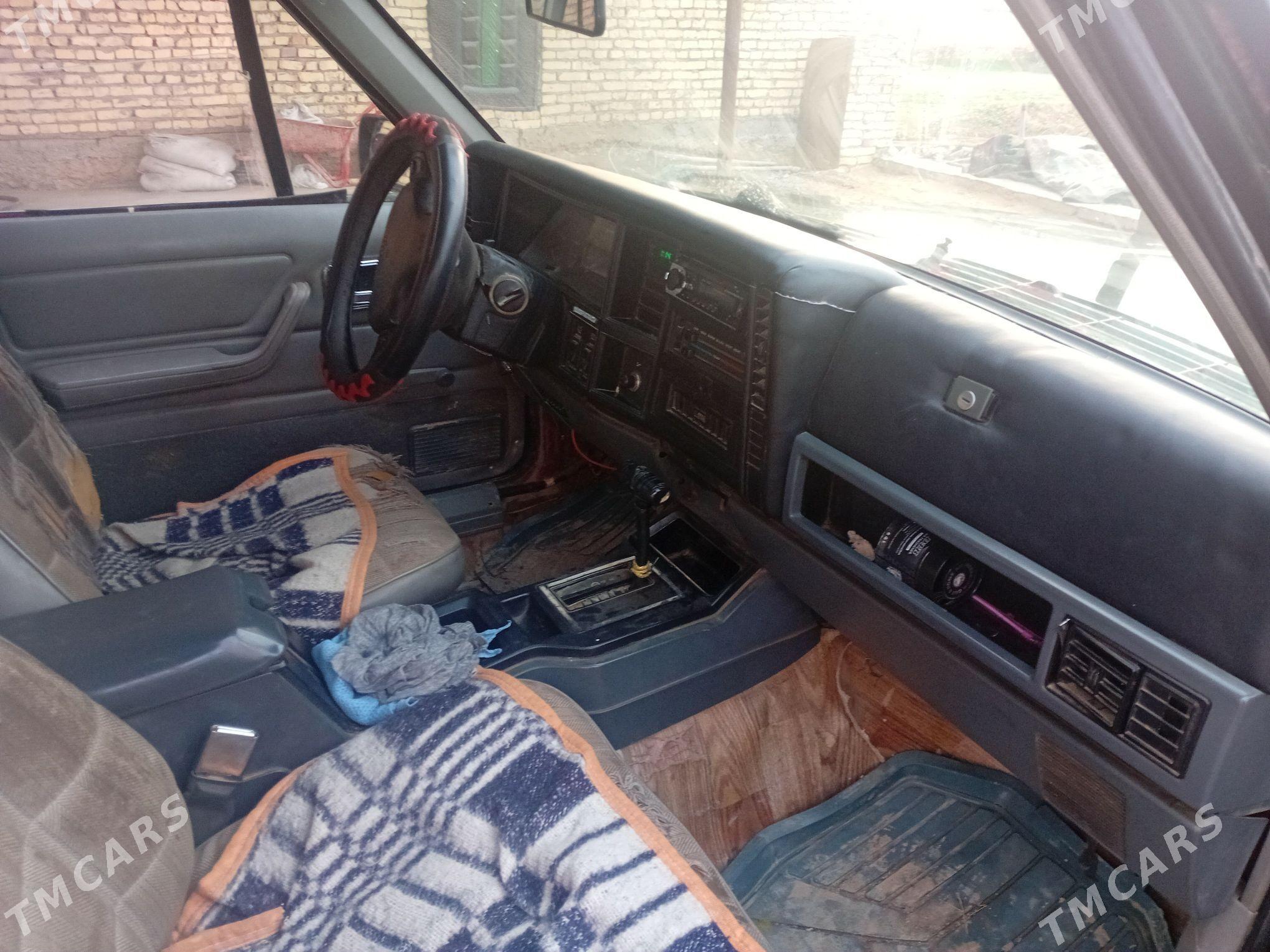 Jeep Cherokee 1991 - 40 000 TMT - Достлук - img 1