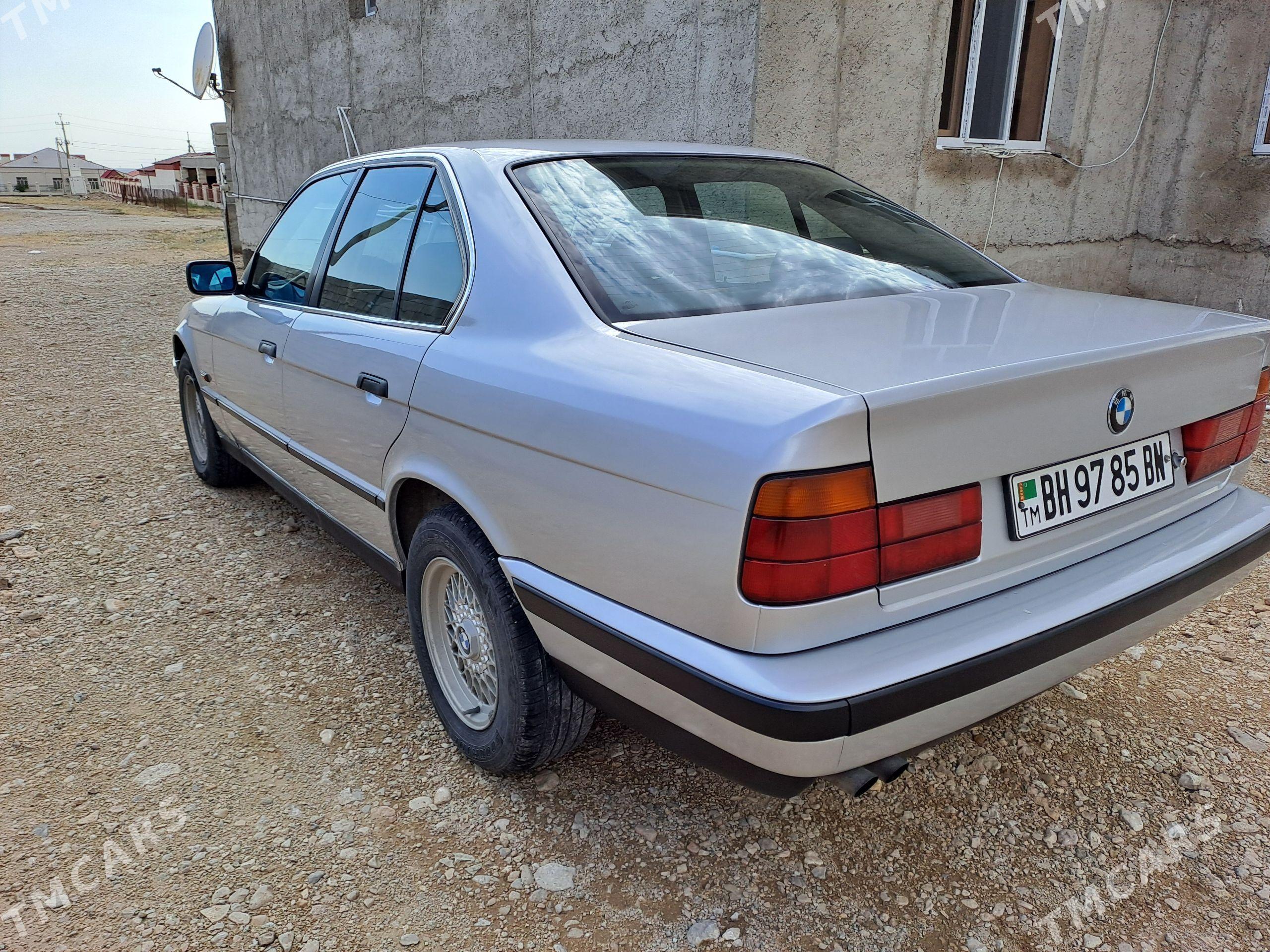 BMW E34 1994 - 85 000 TMT - Балканабат - img 1