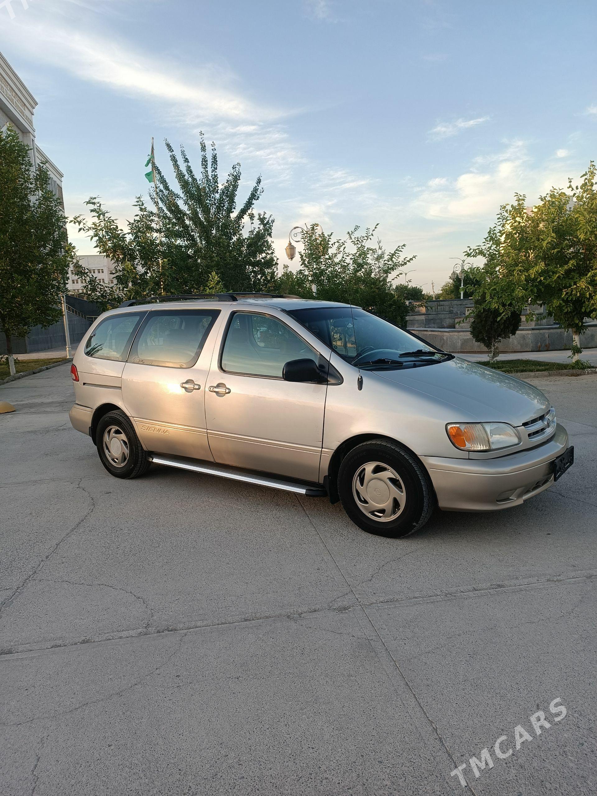 Toyota Sienna 2002 - 192 000 TMT - Шабатский этрап - img 1