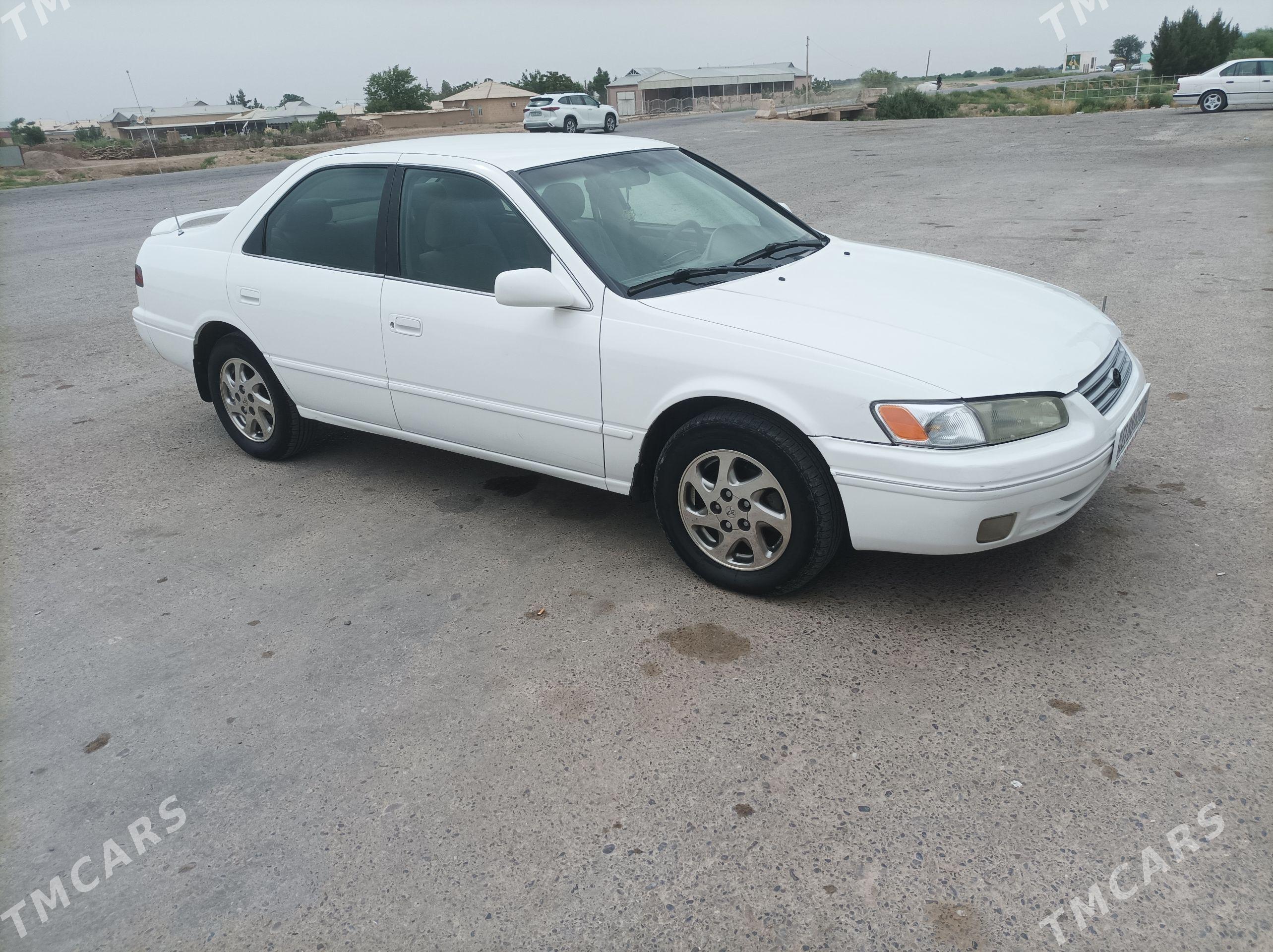 Toyota Camry 1998 - 170 000 TMT - Байрамали - img 1