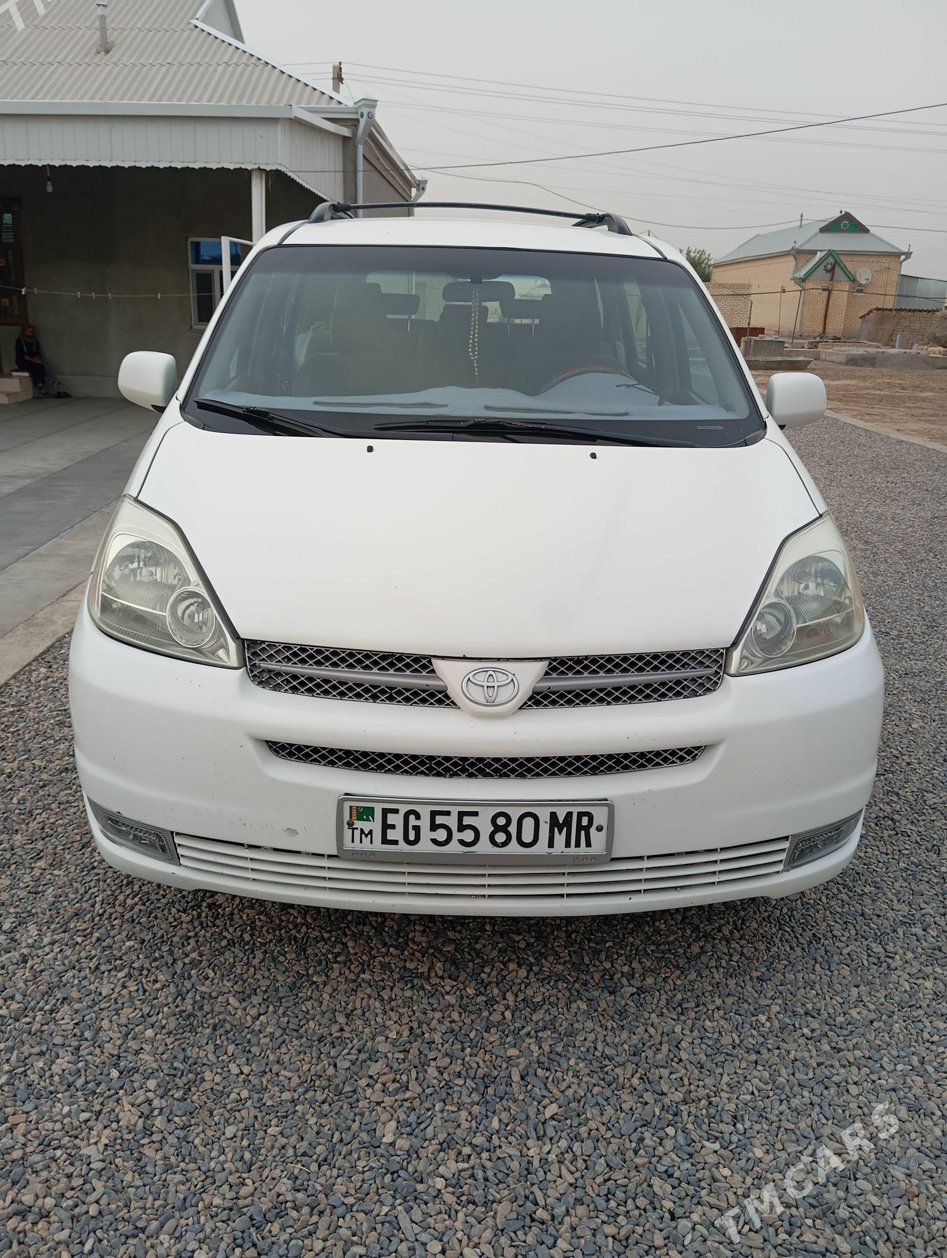 Toyota Sienna 2004 - 235 000 TMT - Мары - img 1