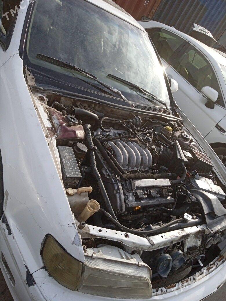 Infiniti I30 1998 - 70 000 TMT - Чарджоу - img 1