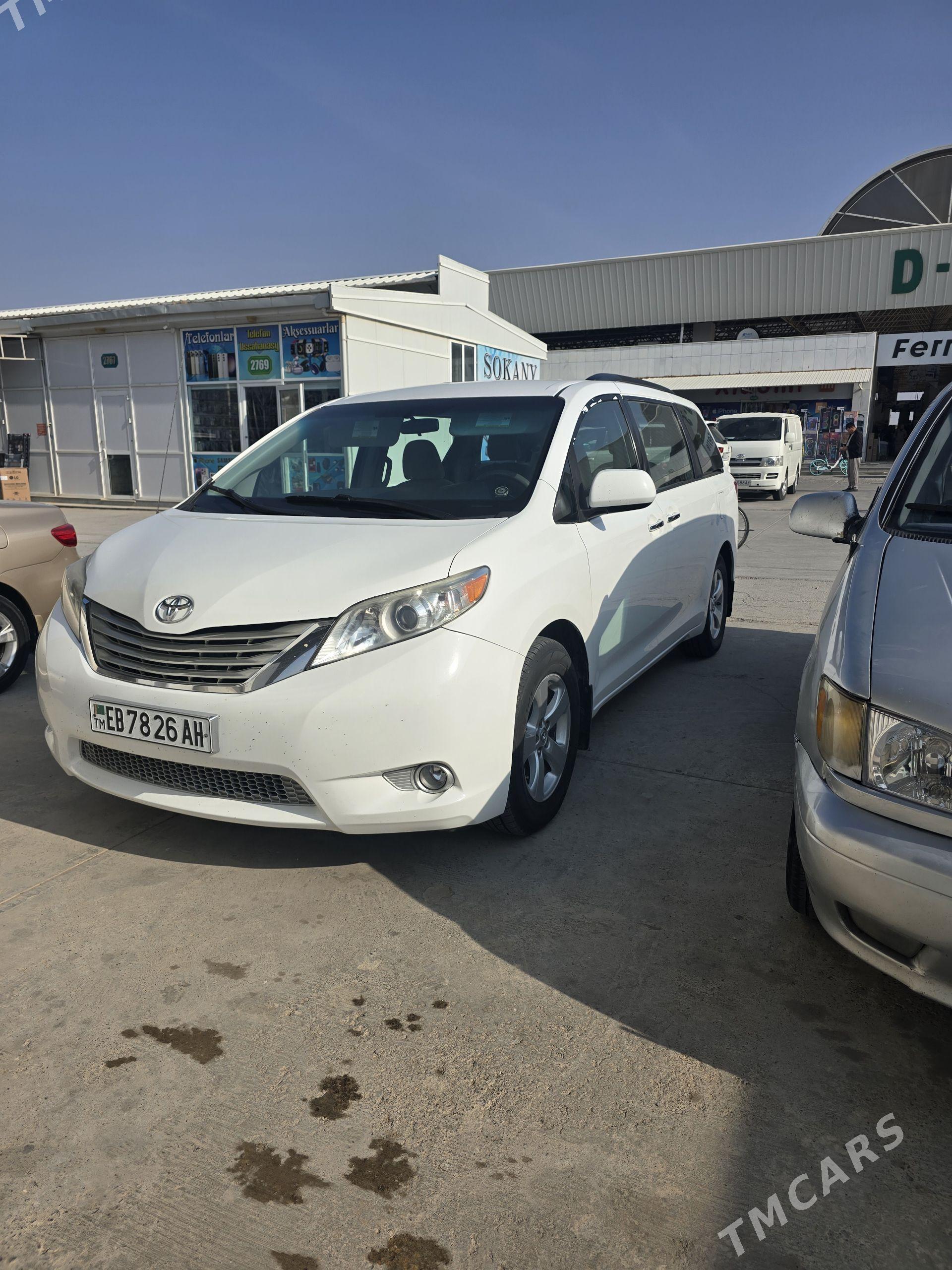 Toyota Sienna 2014 - 320 000 TMT - Анев - img 1