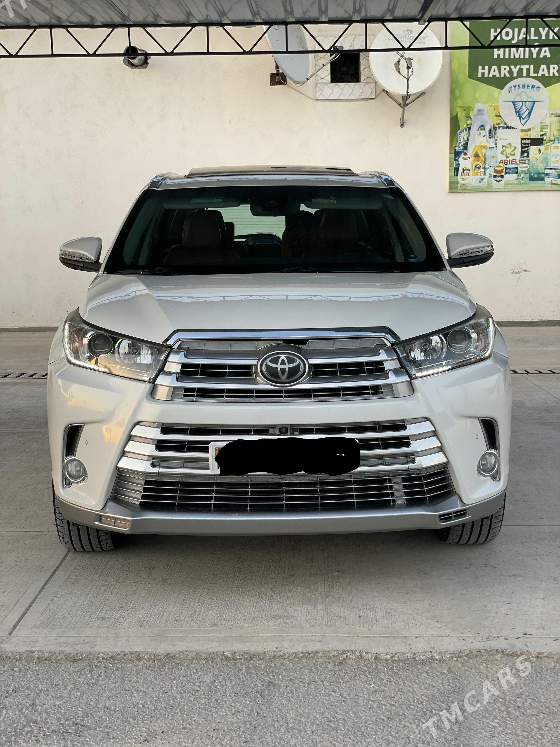 Toyota Highlander 2018 - 760 000 TMT - Гёкдепе - img 1