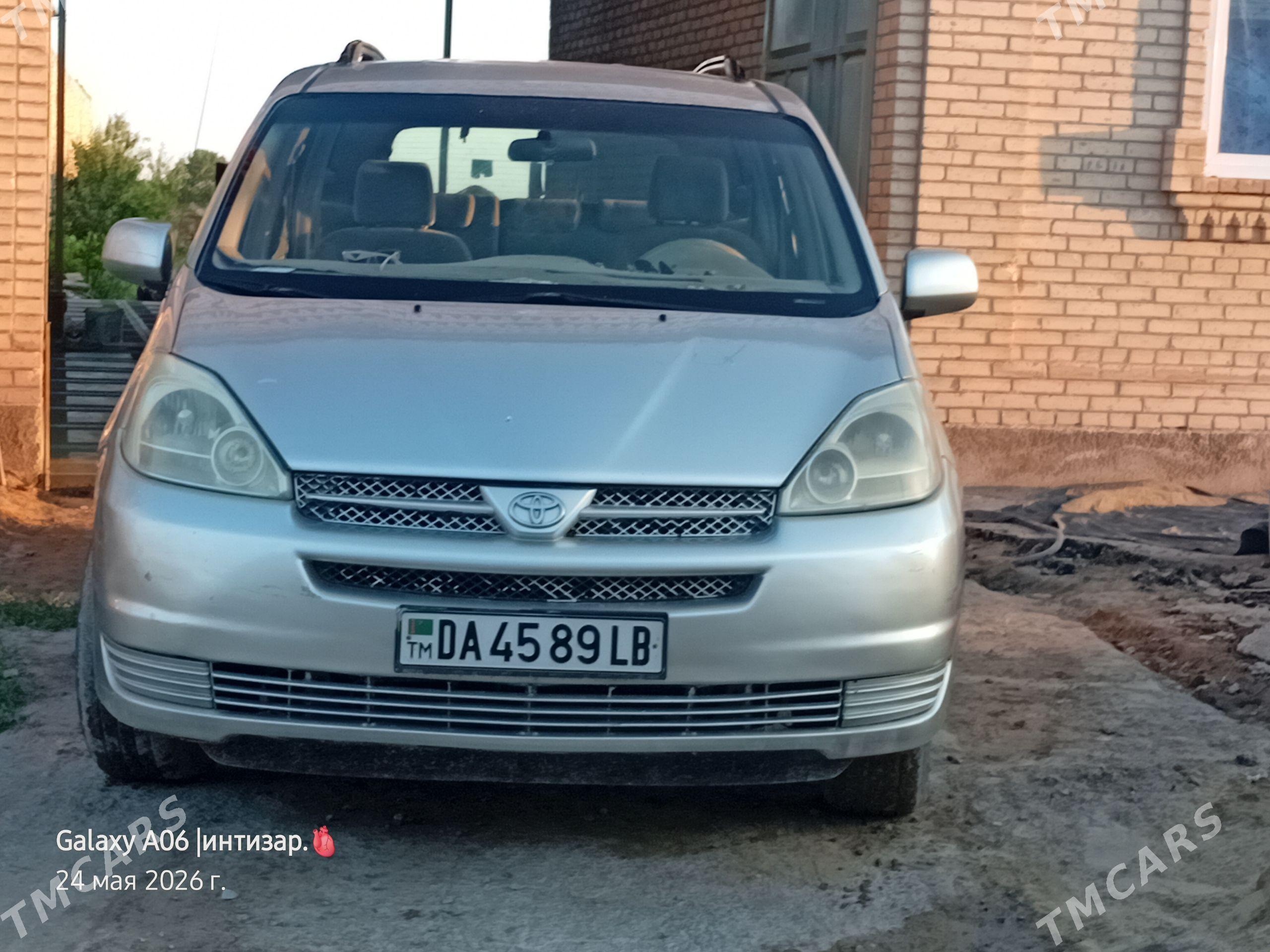 Toyota Sienna 2005 - 220 000 TMT - Чарджоу - img 1
