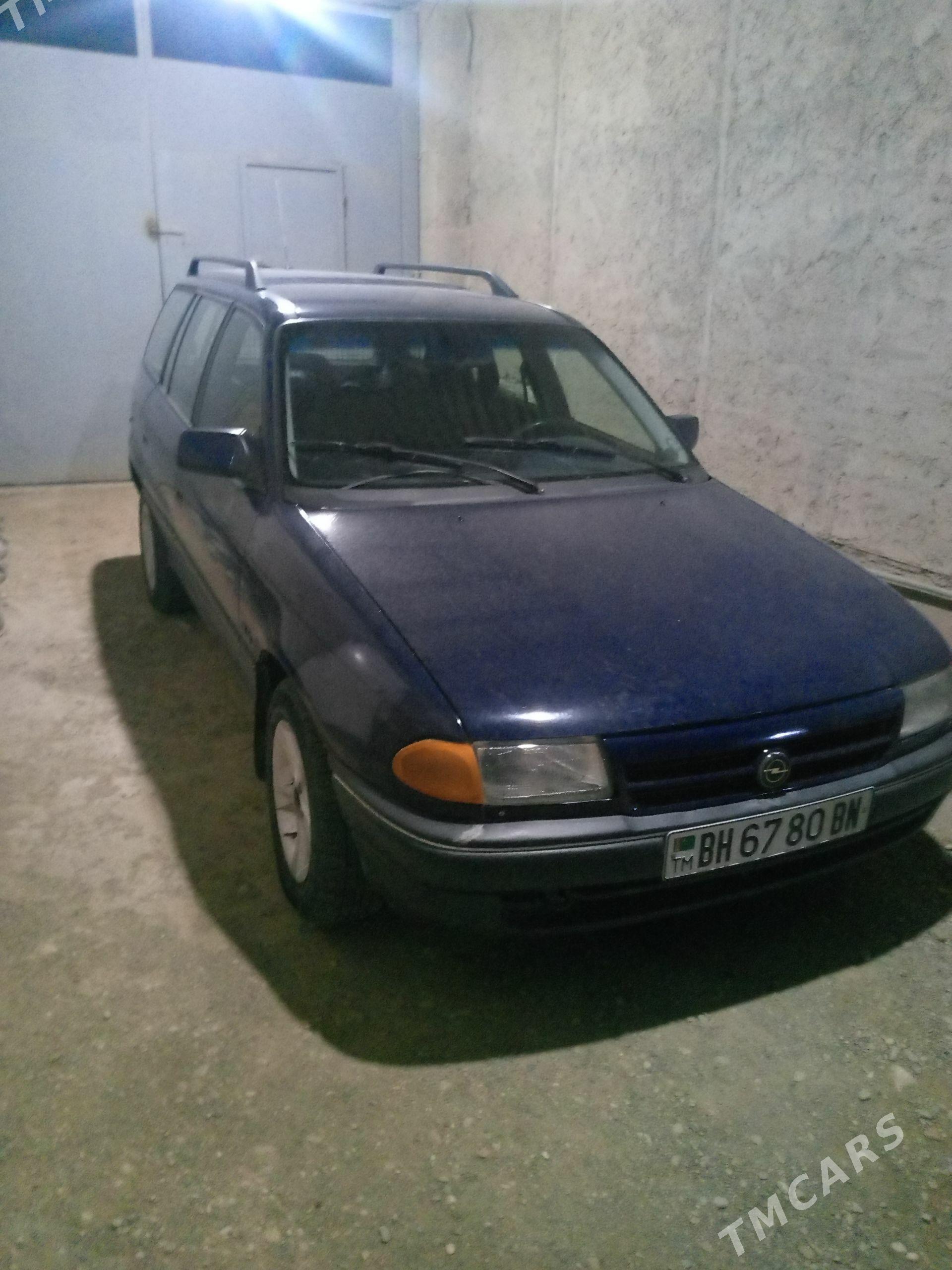 Opel Astra 1993 - 52 000 TMT - Джебел - img 1