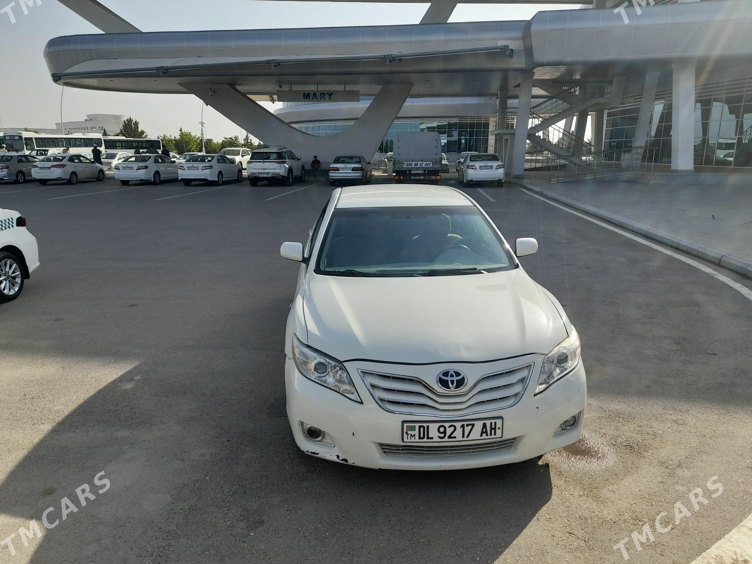 Toyota Camry 2010 - 155 000 TMT - Ак-Бугдайский этрап - img 1