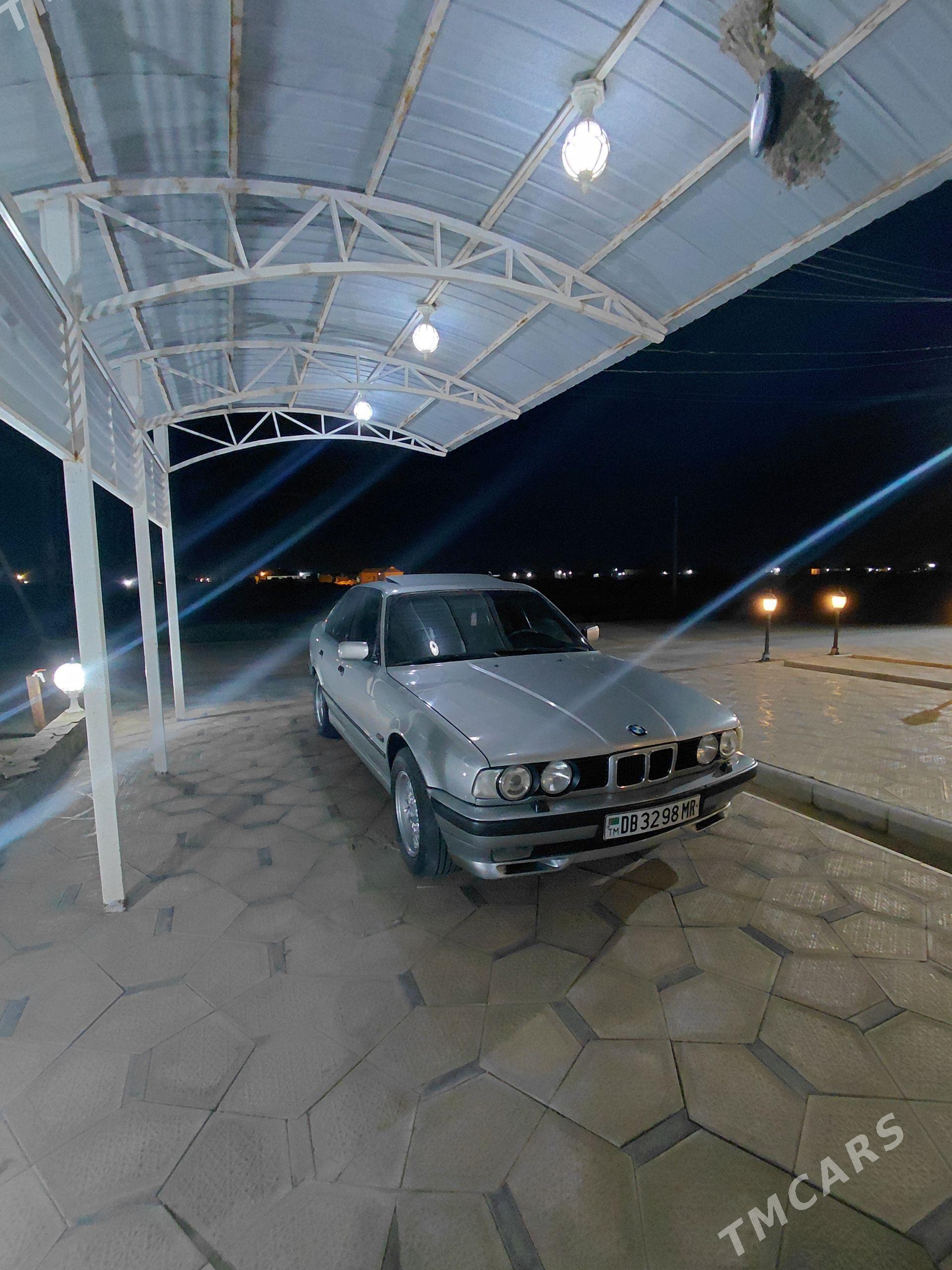 BMW 525 1991 - 110 000 TMT - Mary - img 1