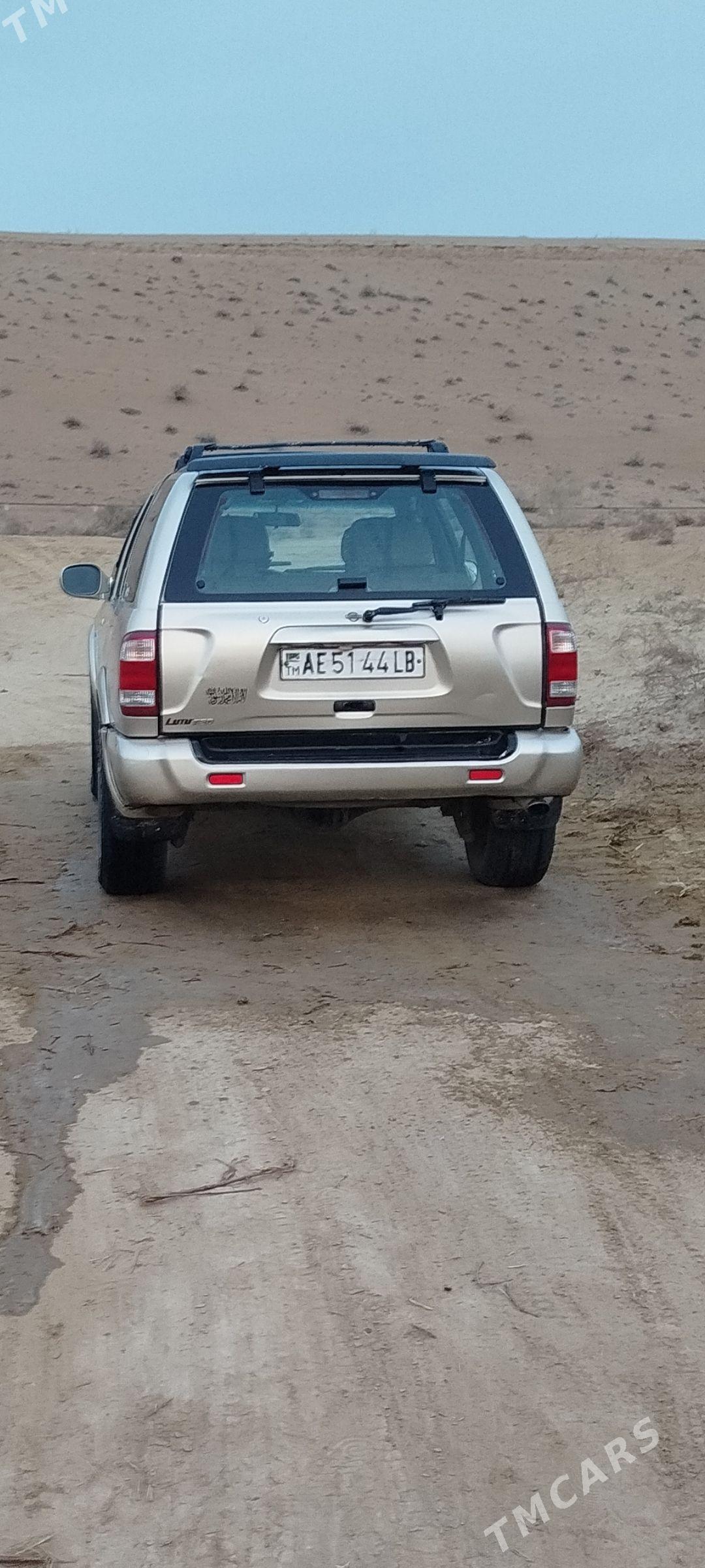 Nissan Pathfinder 2000 - 120 000 TMT - Сейди - img 1