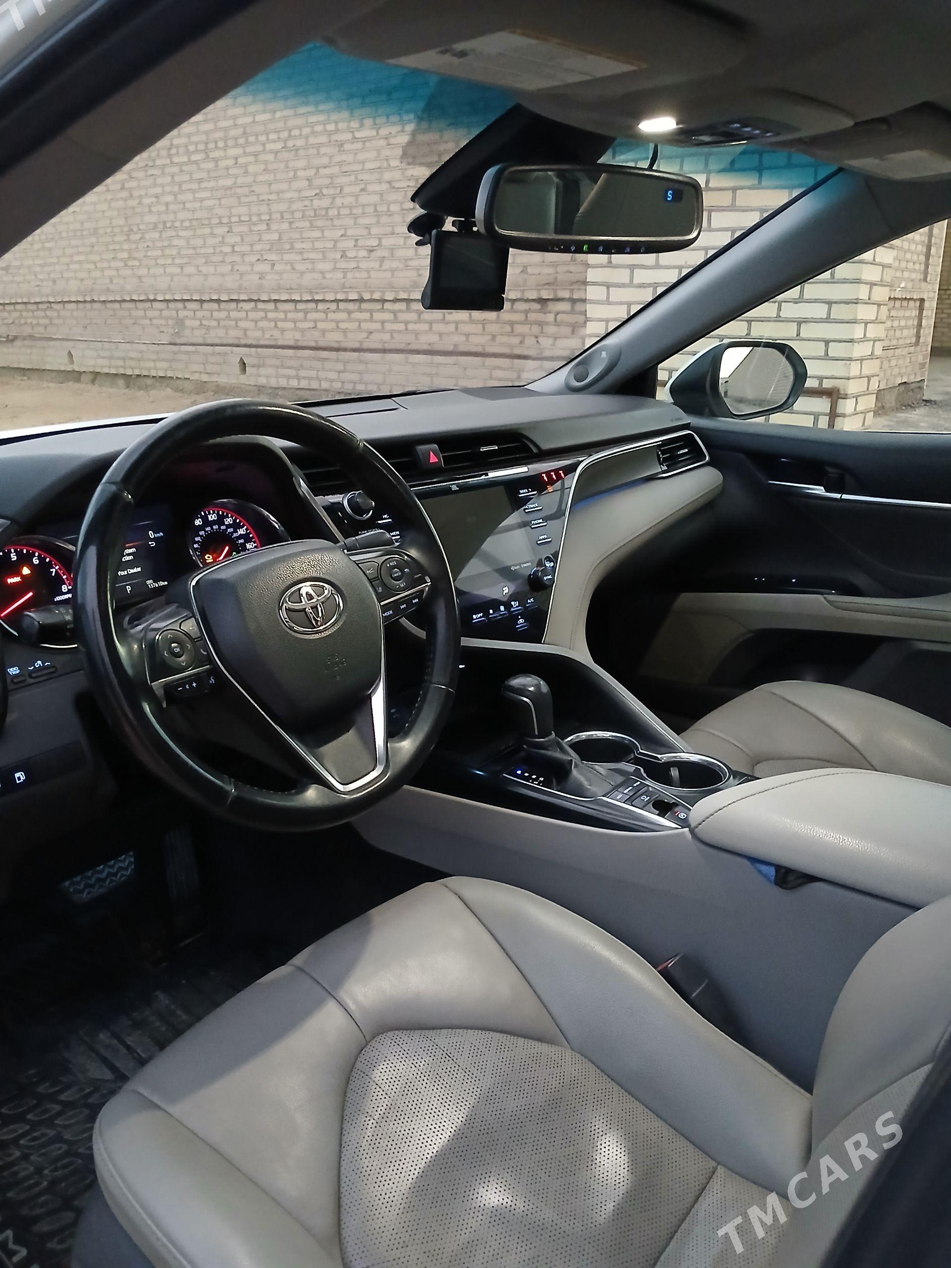 Toyota Camry 2018 - 340 000 TMT - Мары - img 1