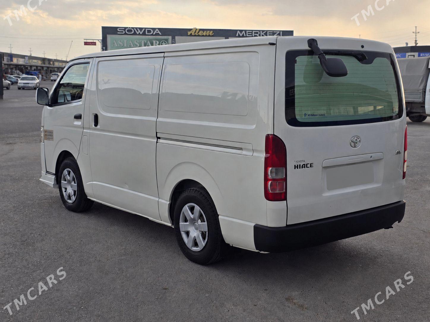 Toyota Hiace 2019 - 440 000 TMT - Мары - img 1