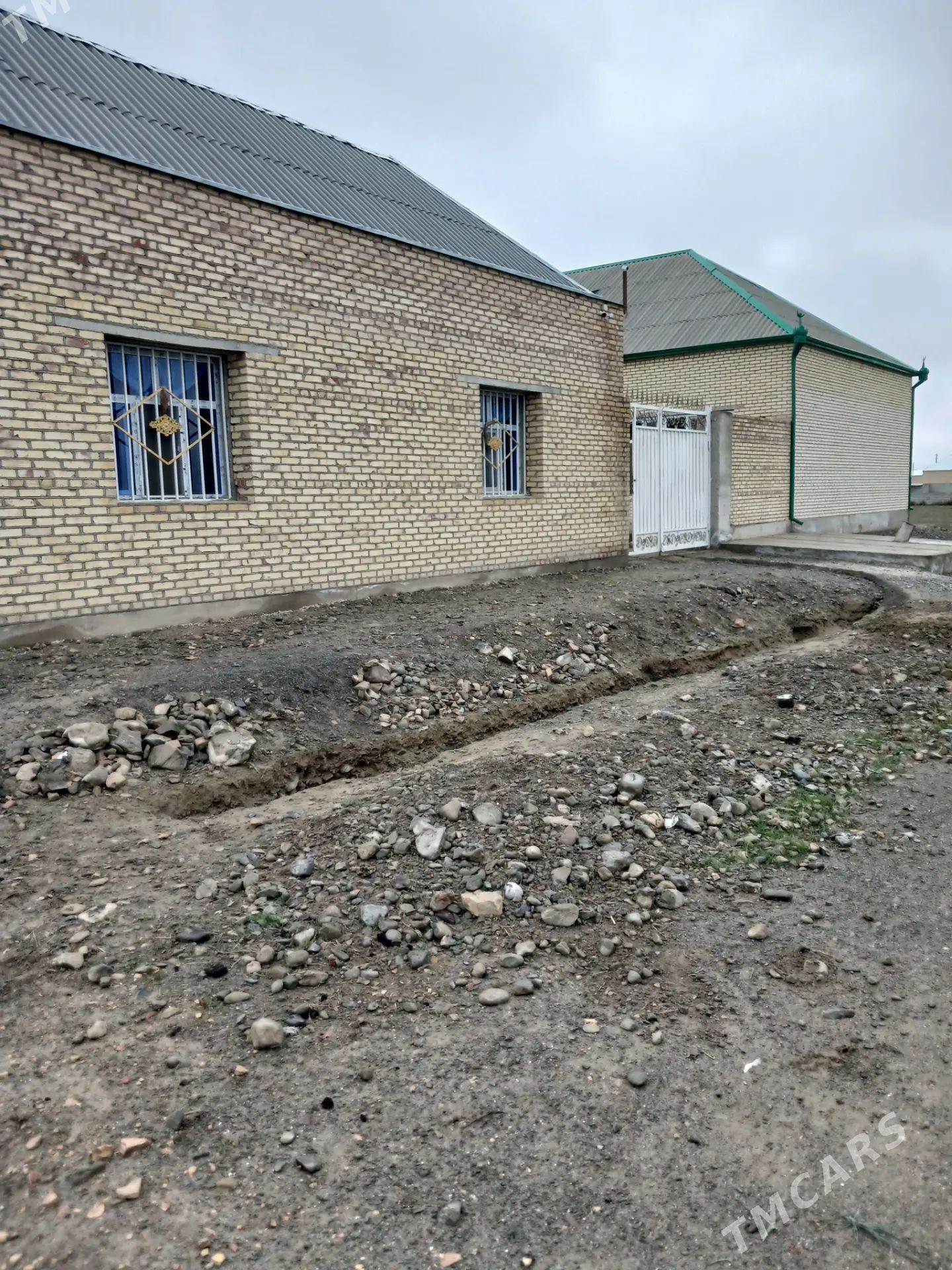 12 соток 2 план дома 30 000 - Bäherden - img 1