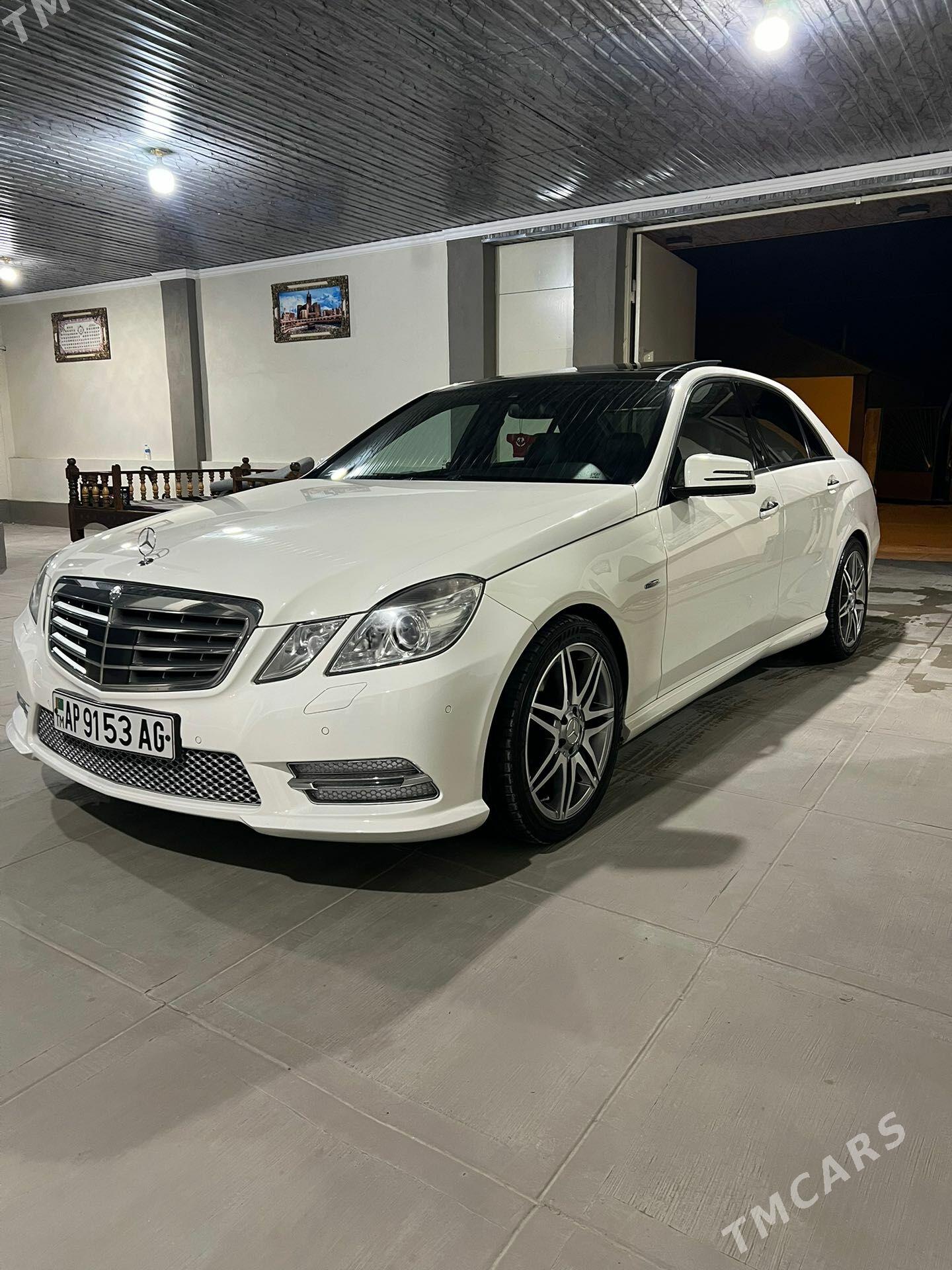 Mercedes-Benz E350 2010 - 340 000 TMT - Багир - img 1