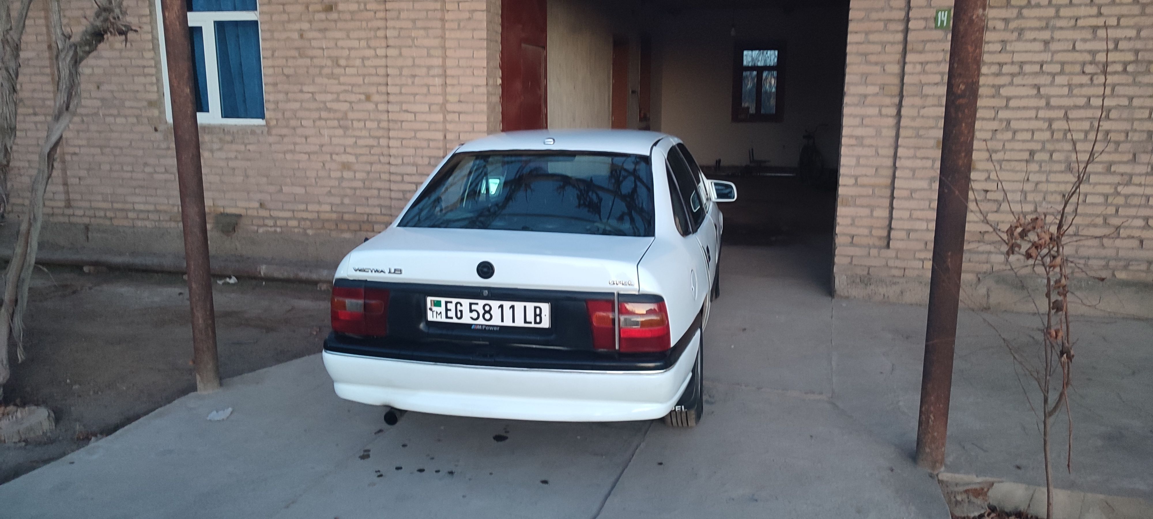 Opel Vectra 1991 - 45 000 TMT - Дянев - img 1