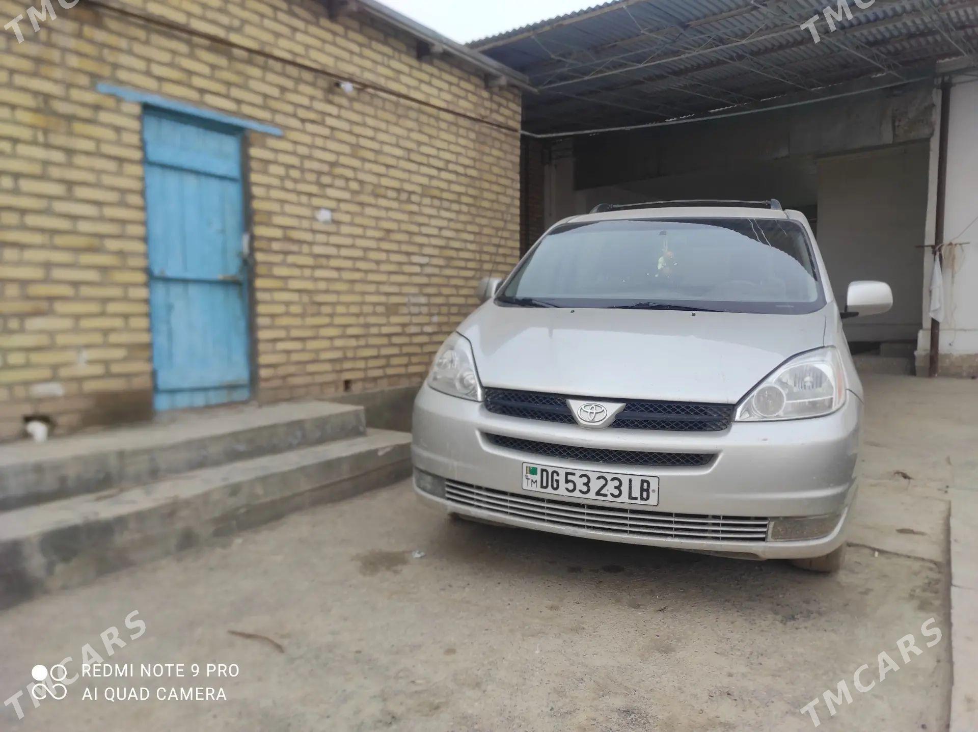 Toyota Sienna 2005 - 245 000 TMT - Гарабекевюл - img 1