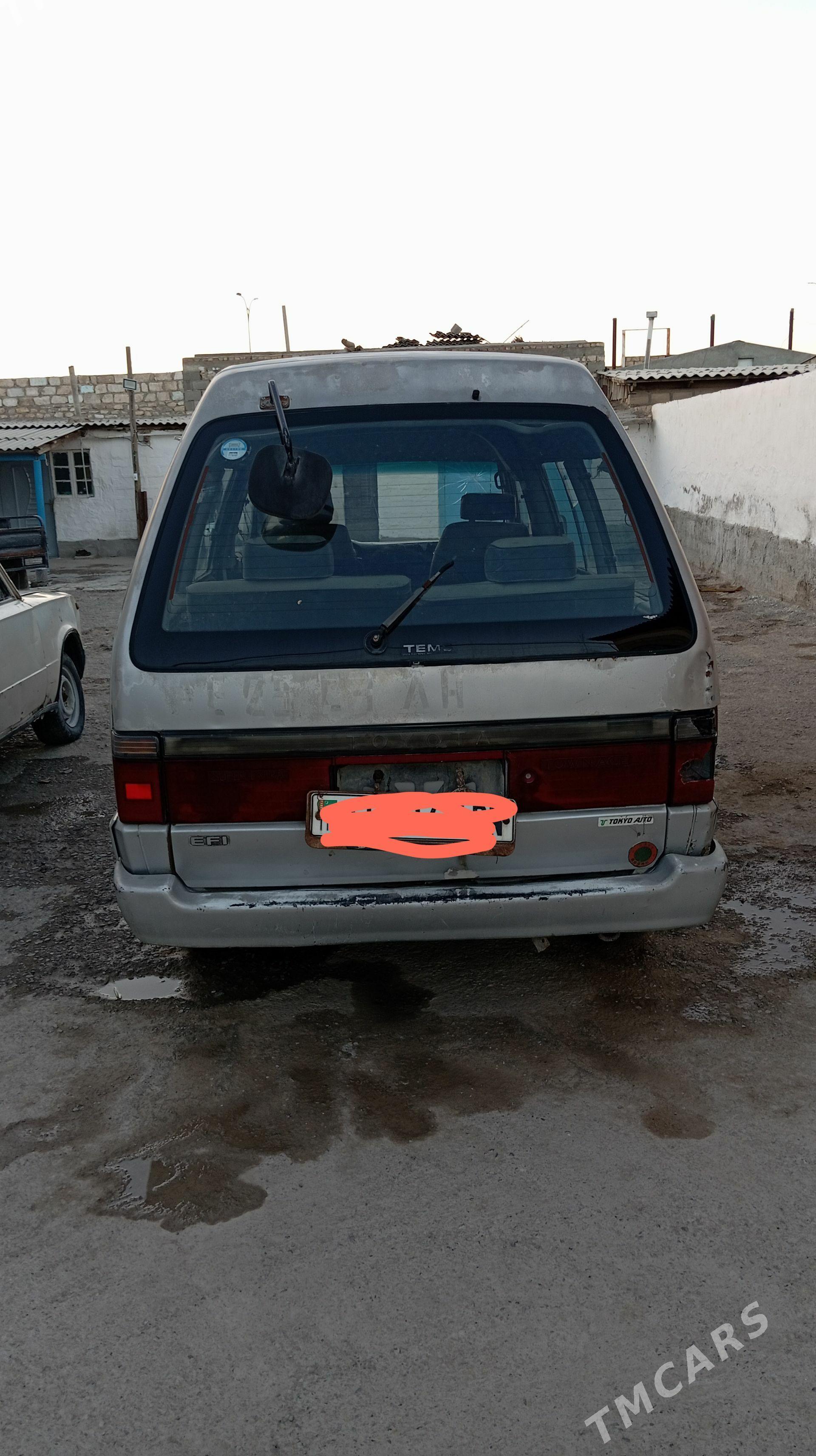 Toyota Town Ace 2003 - 14 000 TMT - Gyzylarbat - img 1