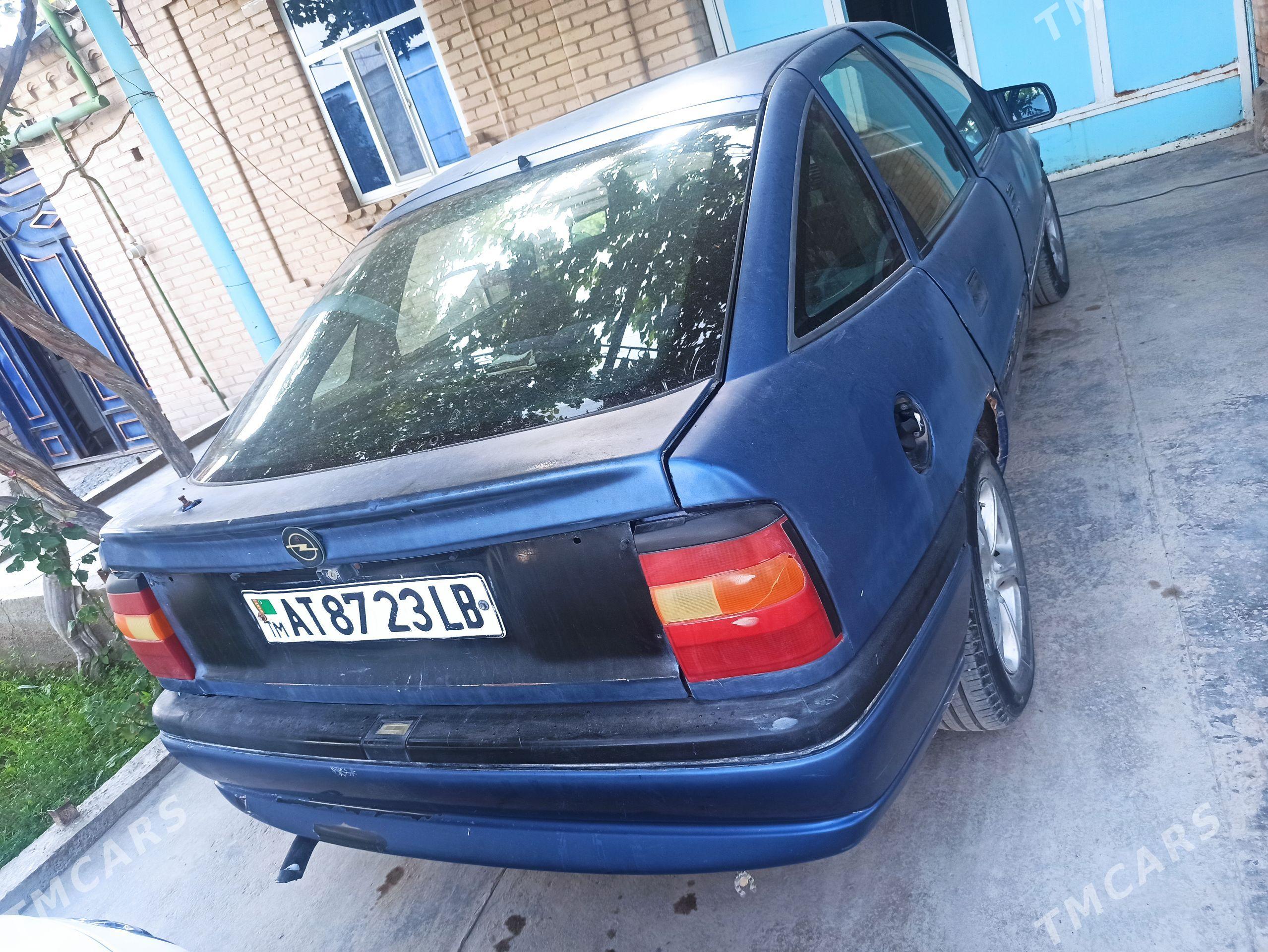 Opel Vectra 1993 - 16 000 TMT - Farap - img 1
