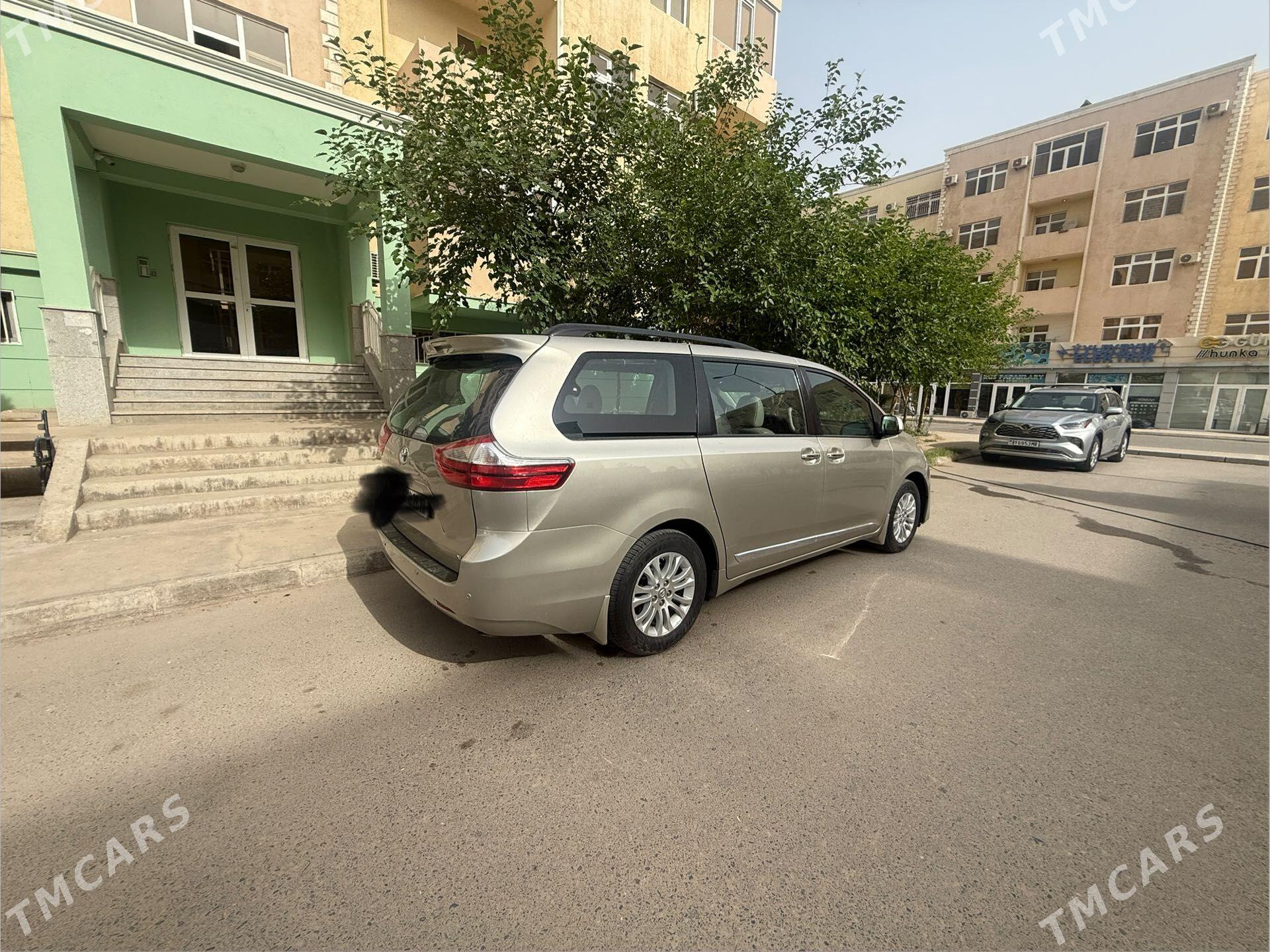 Toyota Sienna 2017 - 480 000 TMT - Мары - img 1