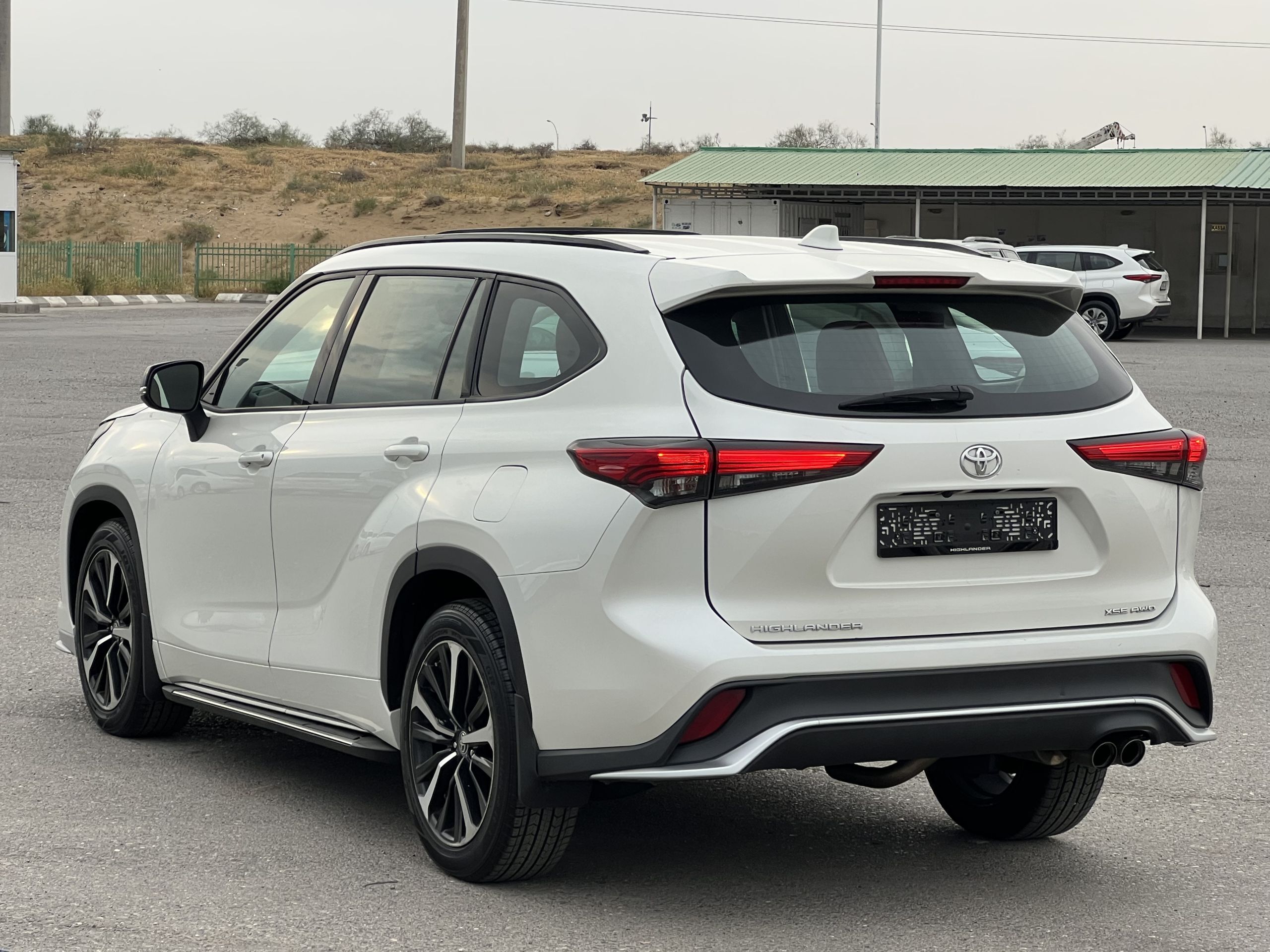 Toyota Highlander 2021 - 575 000 TMT - "Алтын Асыр" Гундогар базары ( Толкучка) - img 1