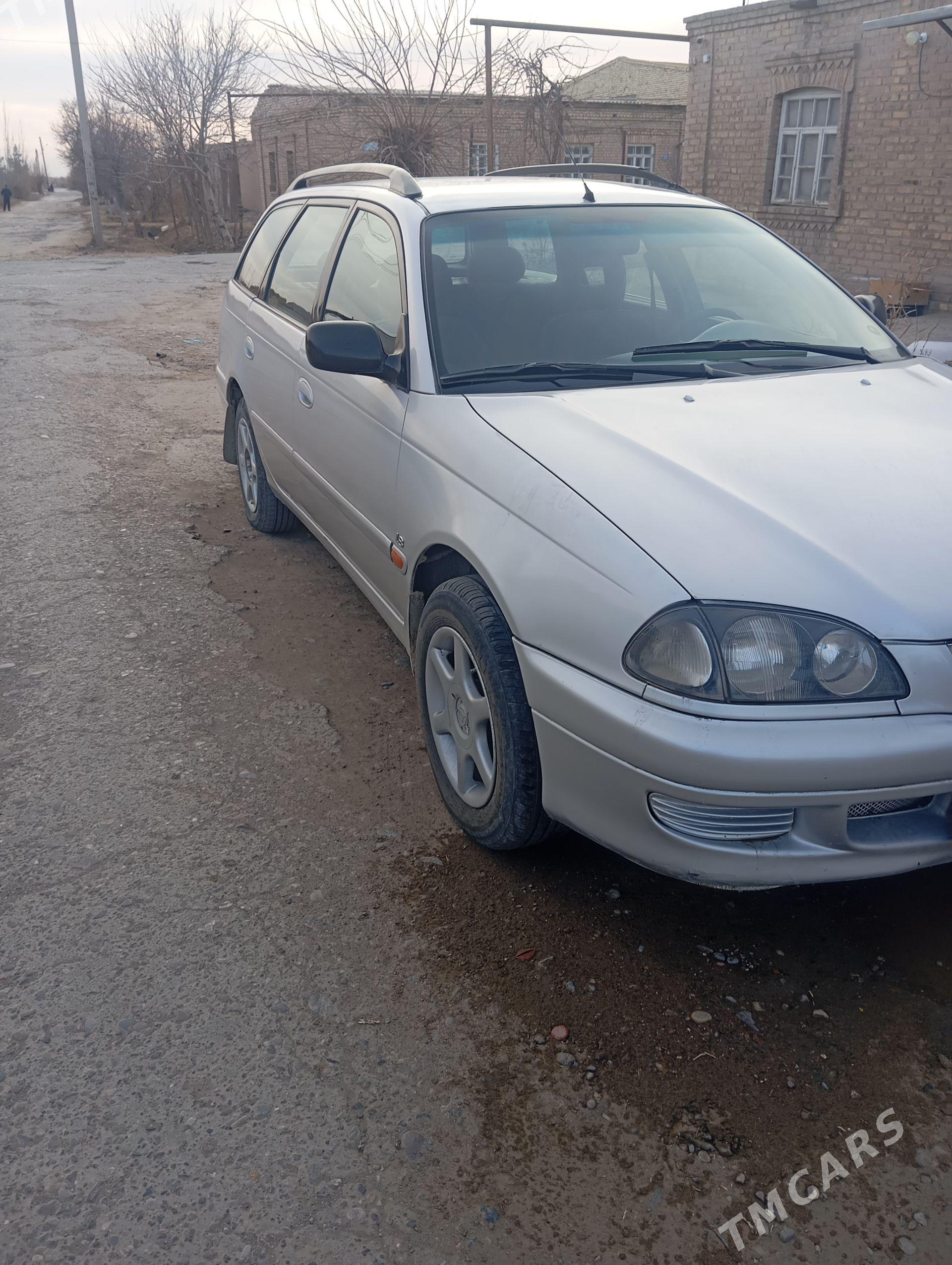 Toyota Avensis 1999 - 90 000 TMT - Çärjew - img 1