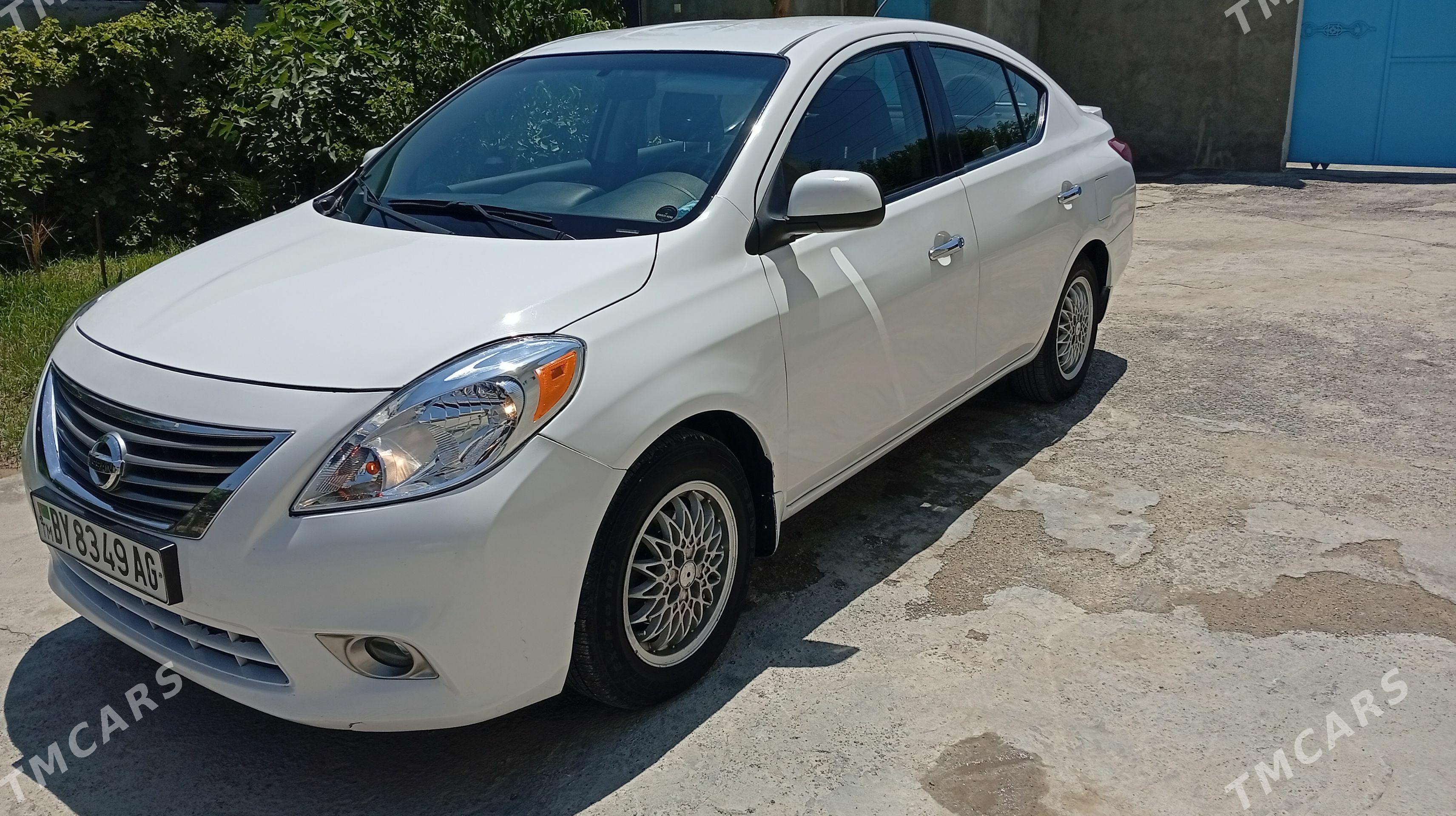 Nissan Versa 2013 - 139 000 TMT - Ашхабад - img 1