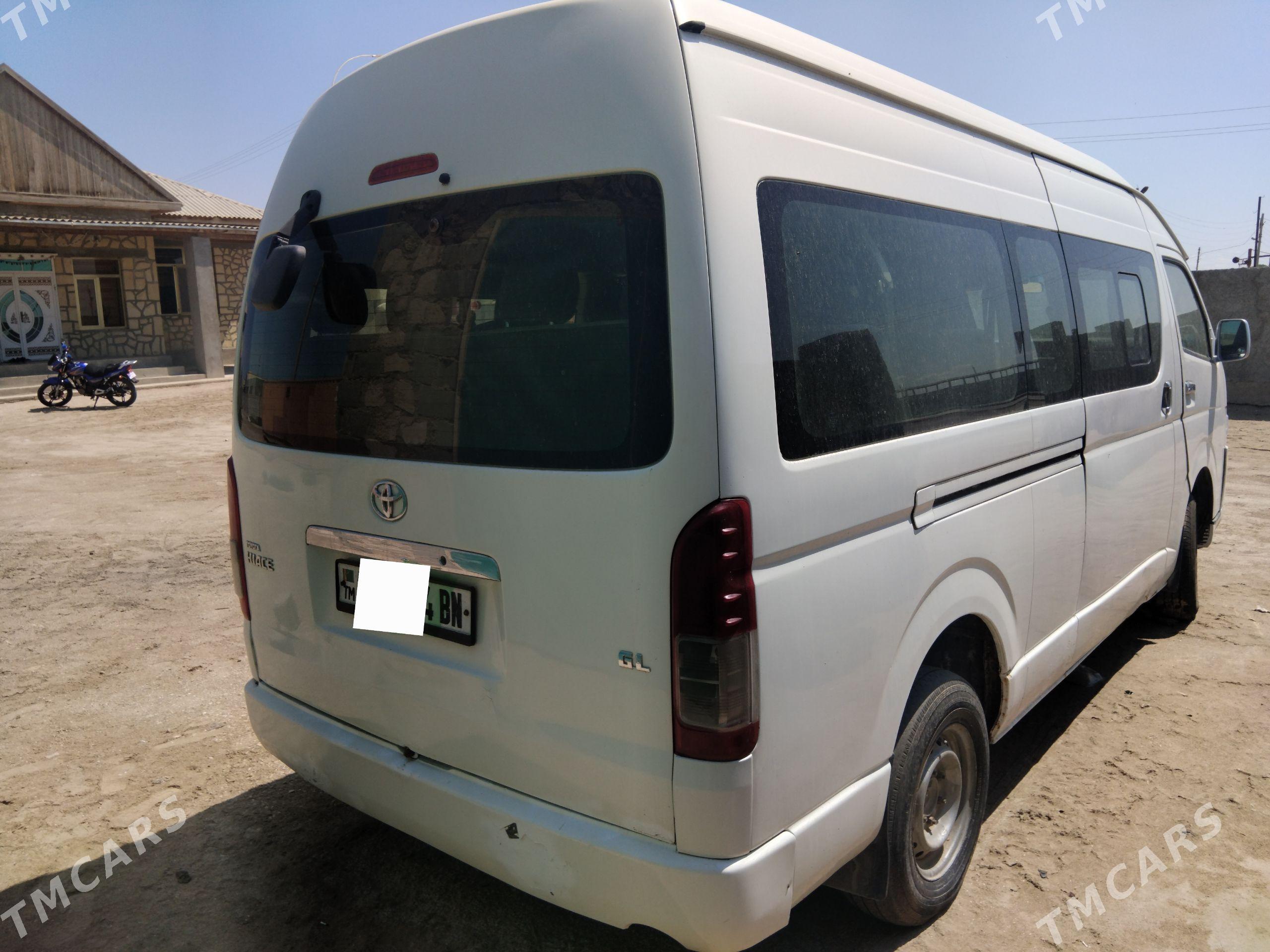 Toyota Hiace 2015 - 330 000 TMT - Эсенгулы - img 1