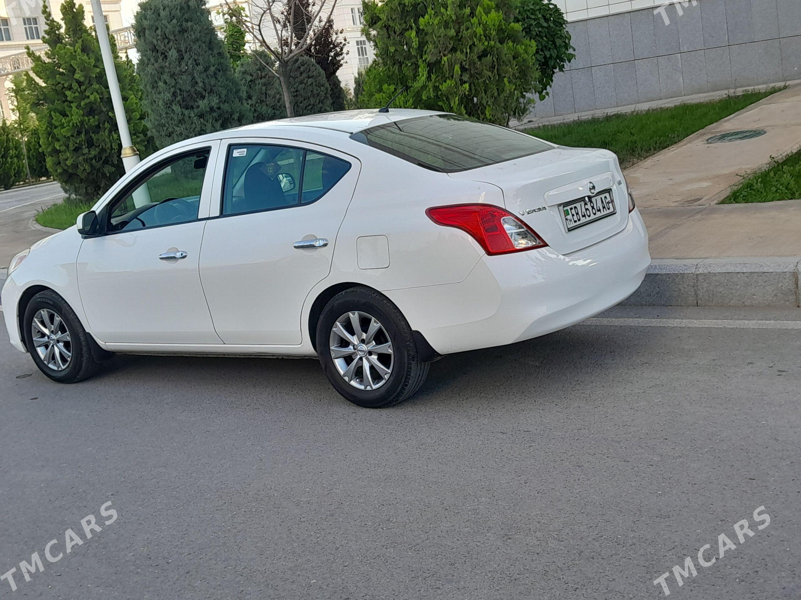 Nissan Versa 2012 - 129 000 TMT - Ашхабад - img 1