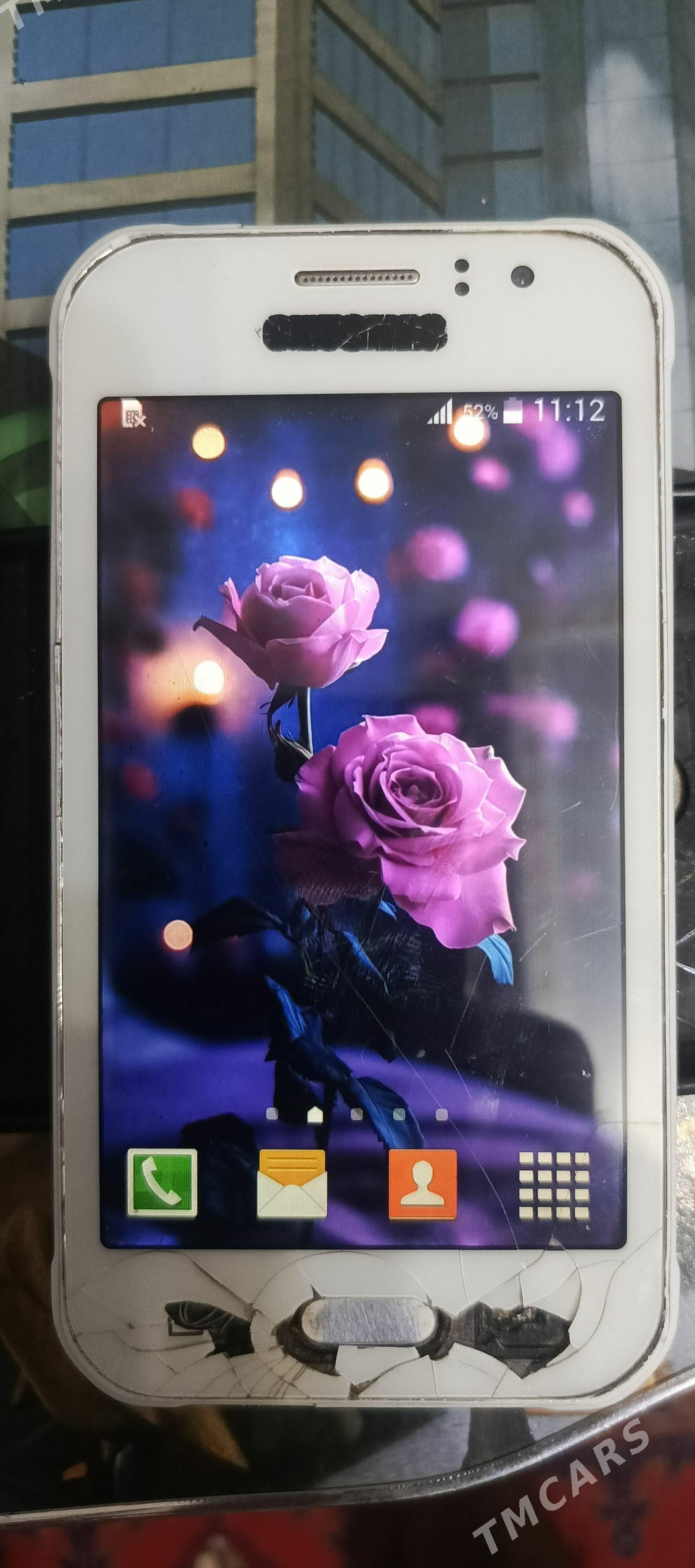 Samsung J1 ace - Büzmeýin GRES - img 1