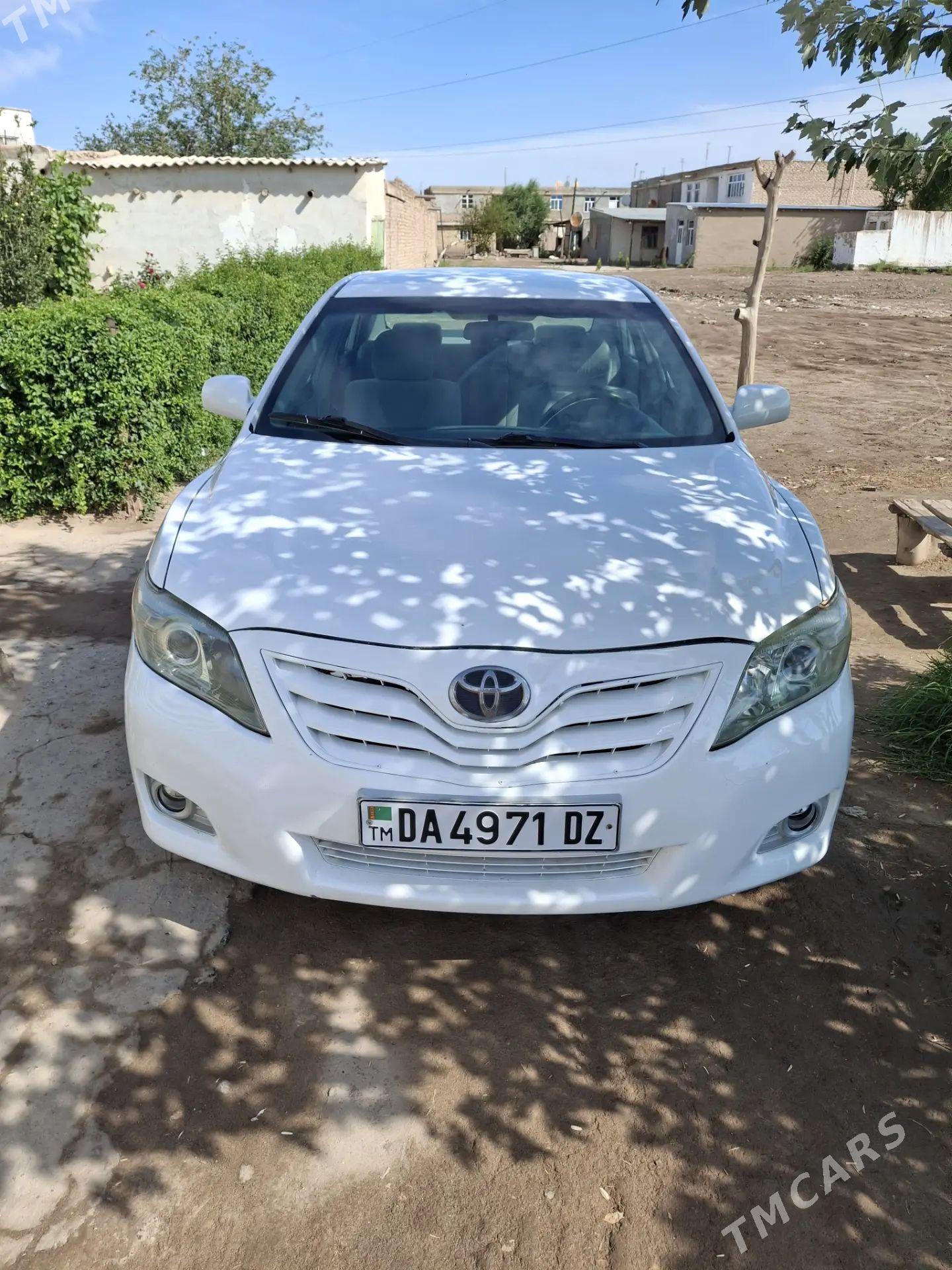 Toyota Camry 2011 - 190 000 TMT - Кёнеургенч - img 1