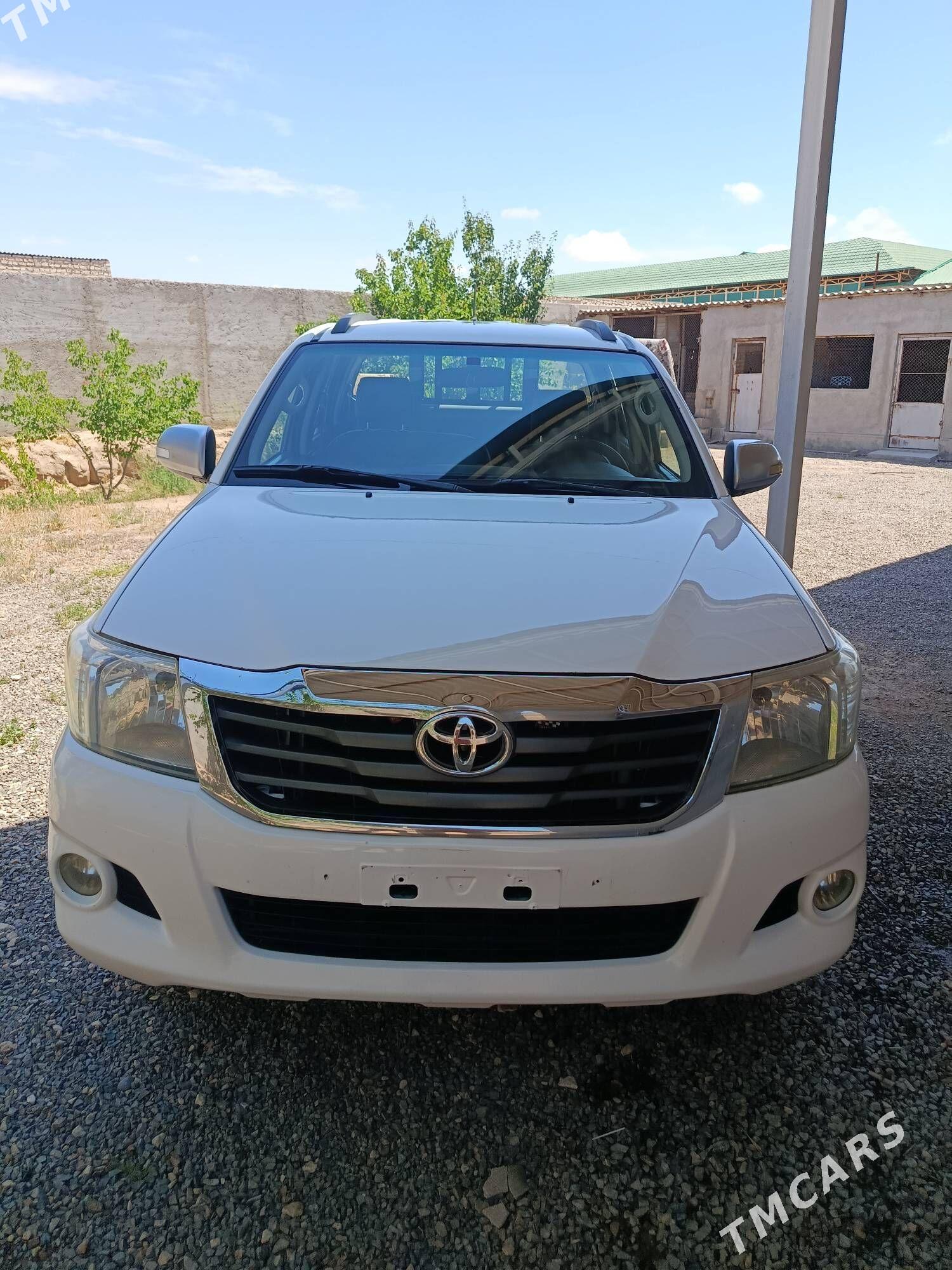 Toyota Hilux 2012 - 390 000 TMT - Туркменбаши - img 1