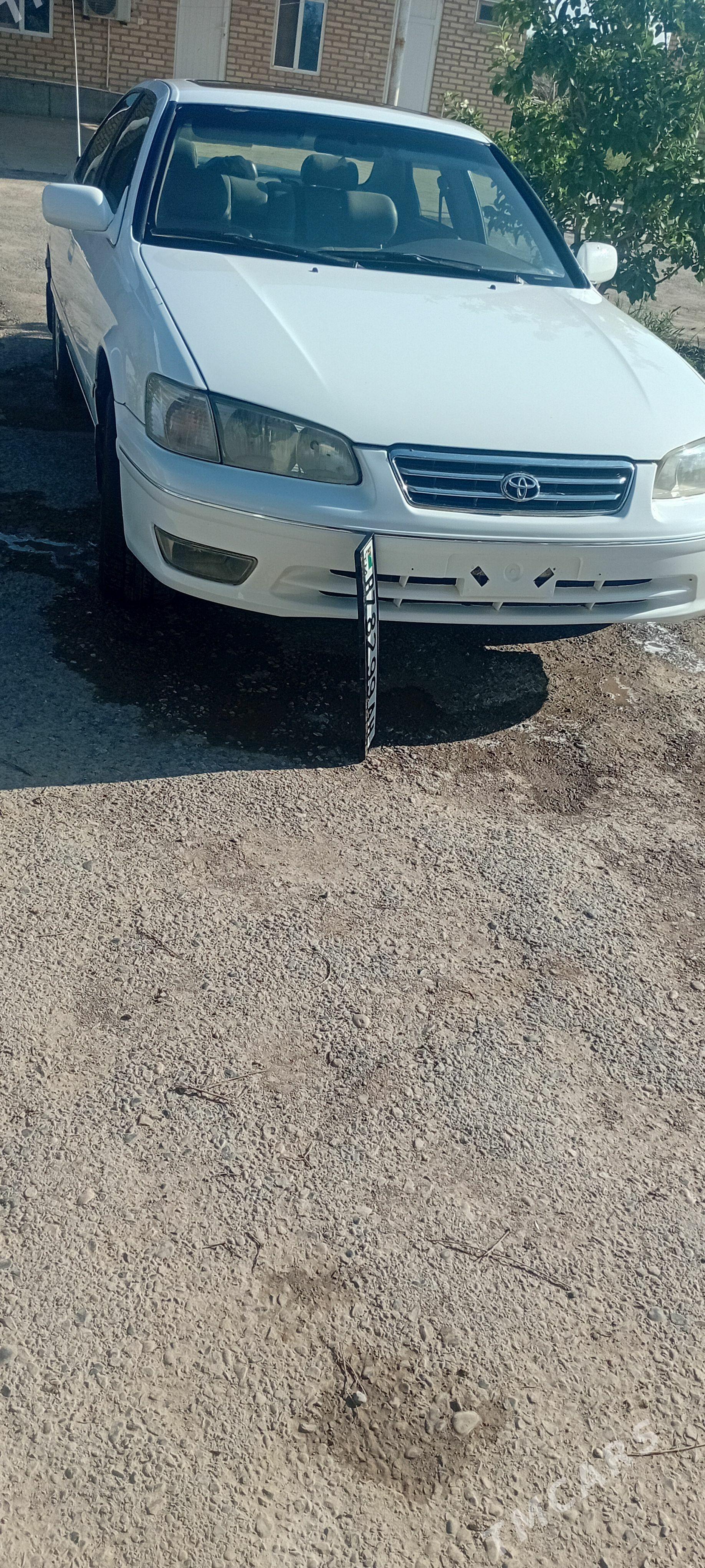 Toyota Camry 2001 - 185 000 TMT - Теджен - img 1